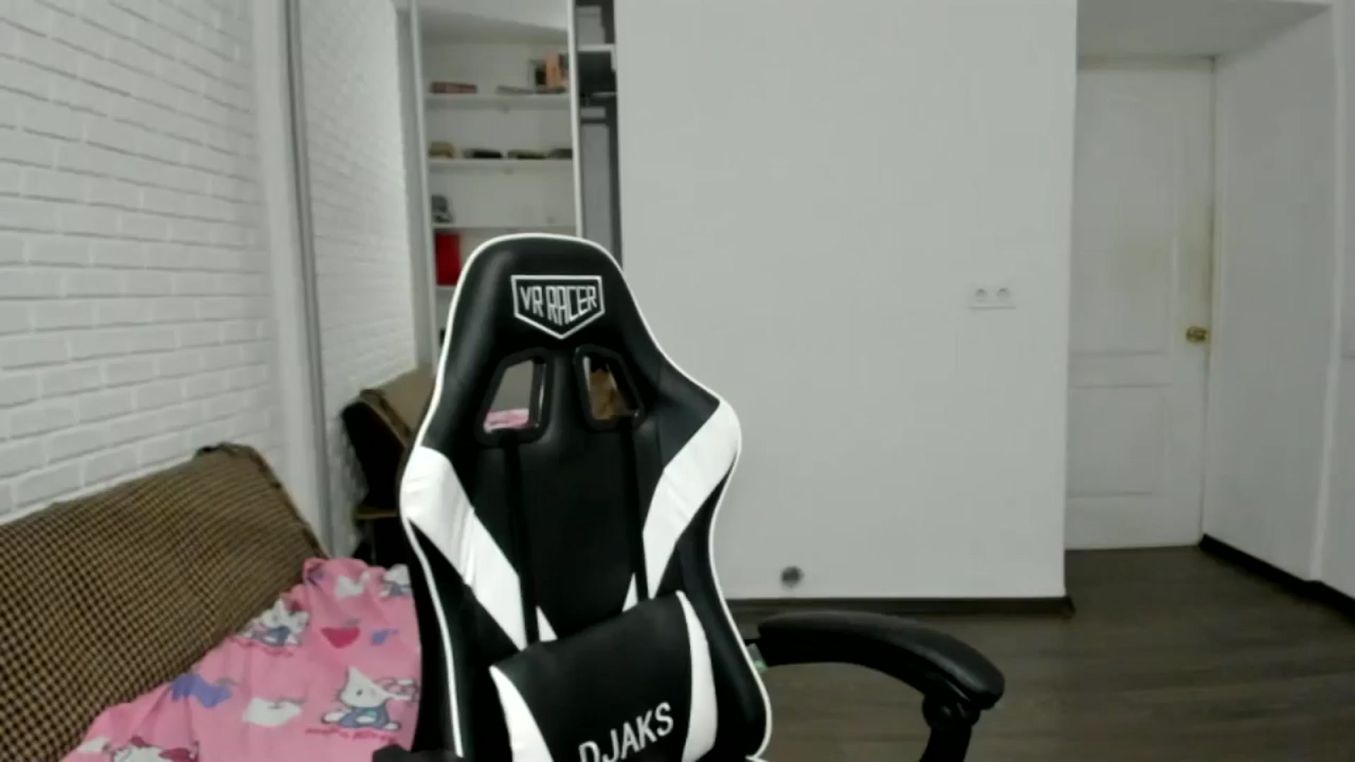Gallery image thumbnail from RoboSasha's myfreecams stream on, 11/23/2024, 18:52 image 9 of 20