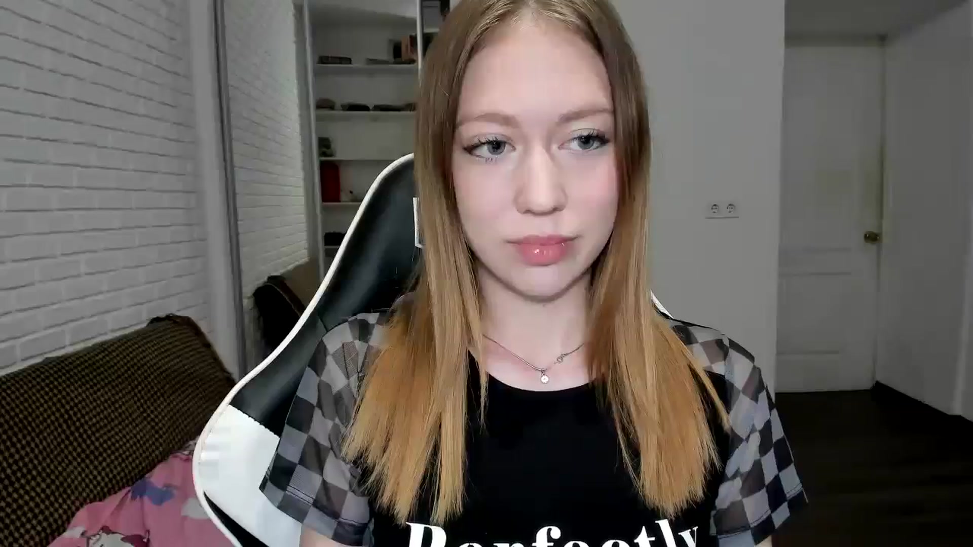 Gallery image thumbnail from RoboSasha's myfreecams stream on, 11/23/2024, 18:52 image 11 of 20