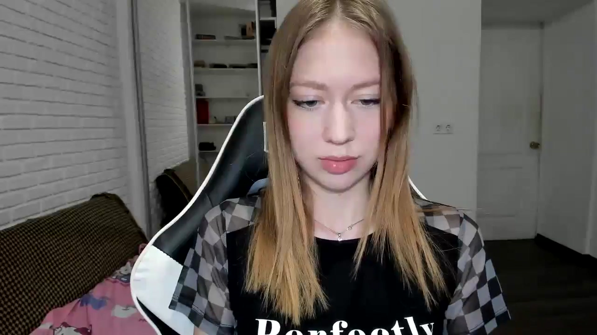 Gallery image thumbnail from RoboSasha's myfreecams stream on, 11/23/2024, 18:52 image 14 of 20