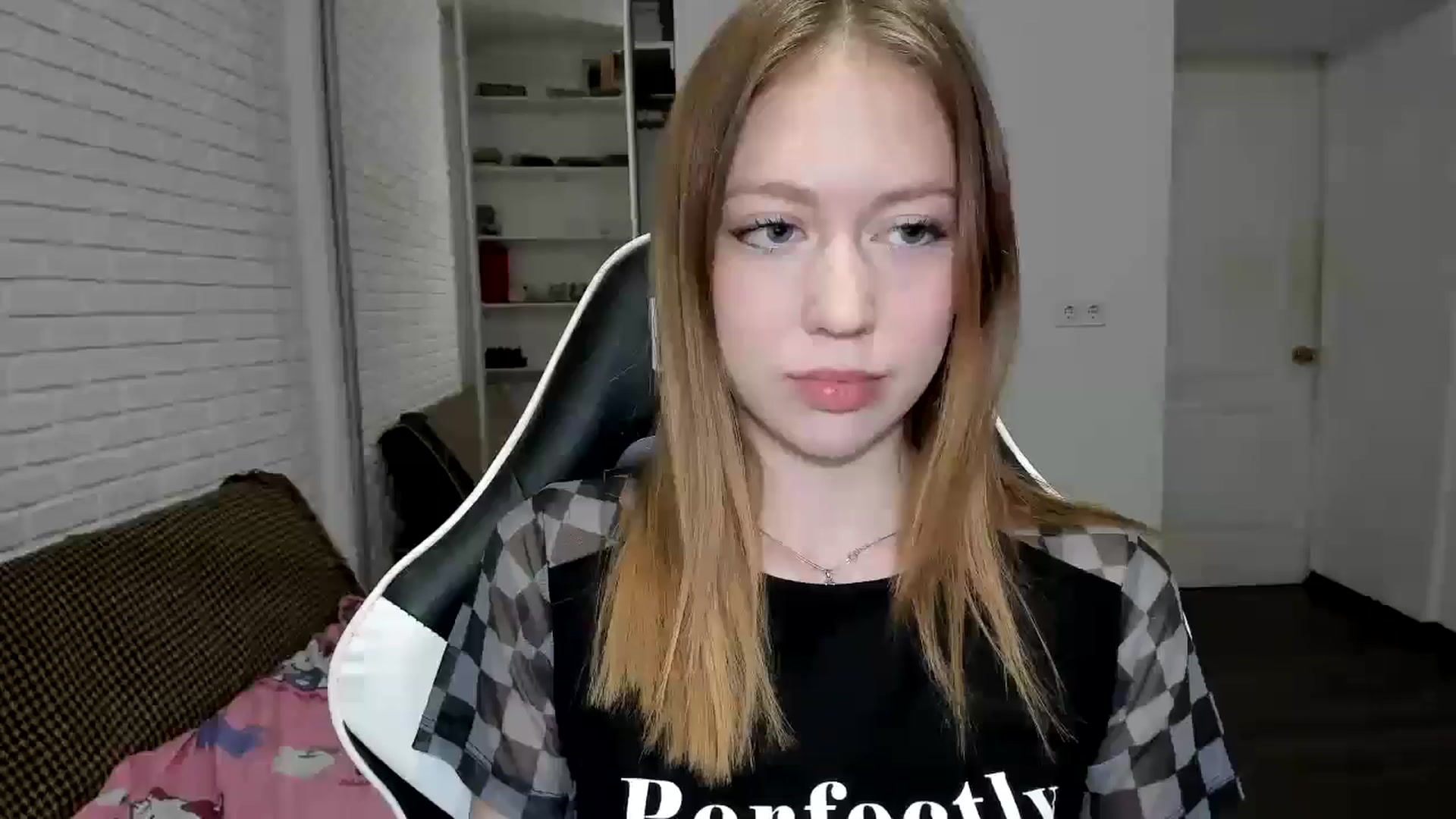 Gallery image thumbnail from RoboSasha's myfreecams stream on, 11/23/2024, 18:52 image 13 of 20