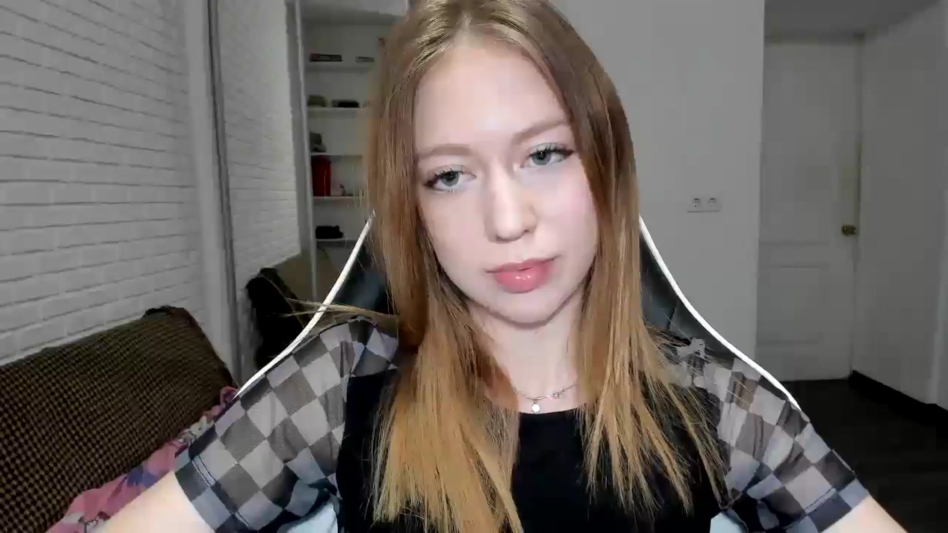Gallery image thumbnail from RoboSasha's myfreecams stream on, 11/23/2024, 18:52 image 19 of 20