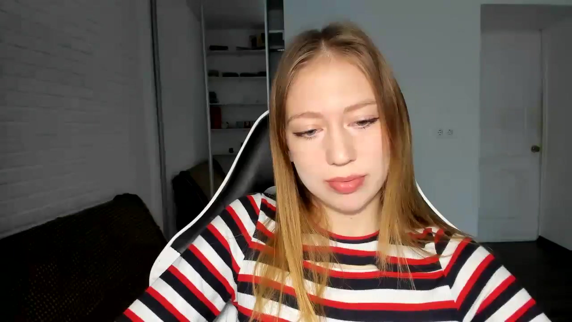 Gallery image thumbnail from RoboSasha's myfreecams stream on, 11/25/2024, 12:46 image 4 of 20