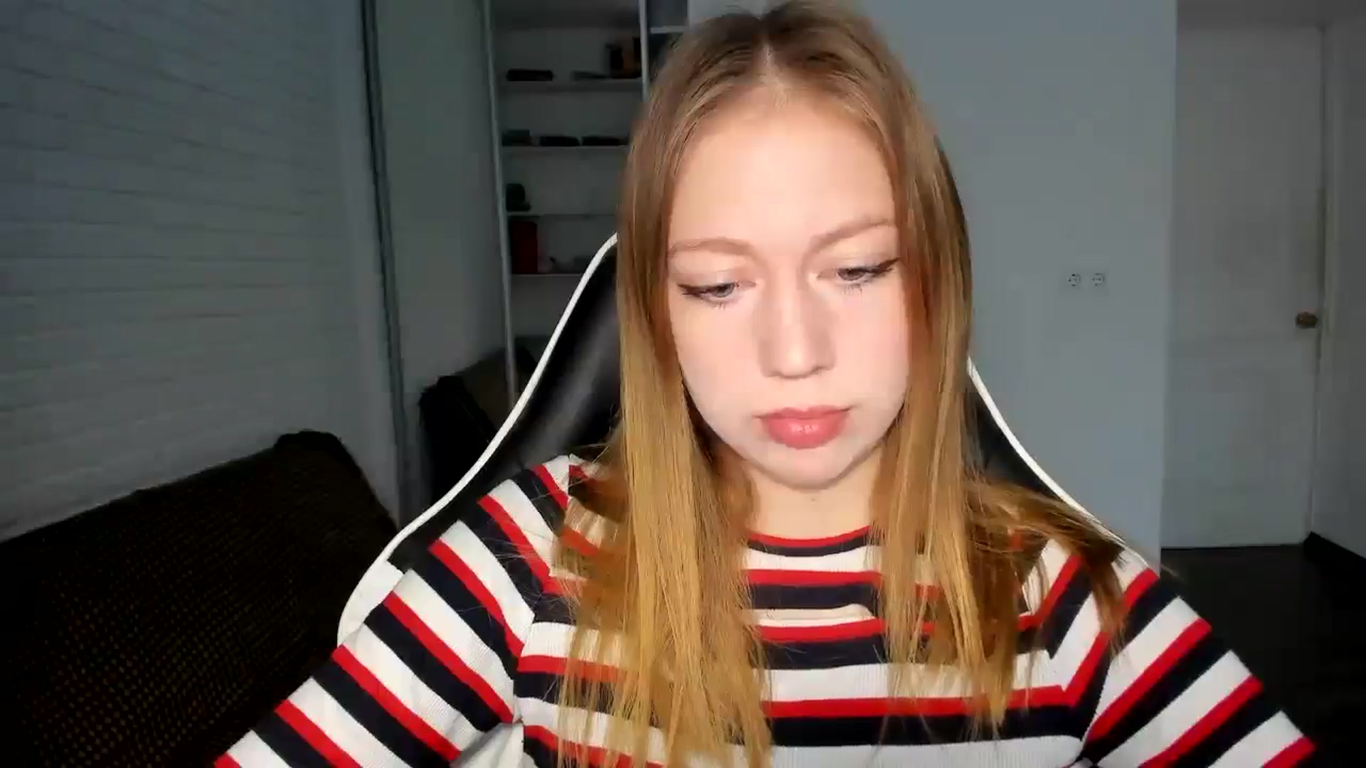 Gallery image thumbnail from RoboSasha's myfreecams stream on, 11/25/2024, 12:46 image 20 of 20