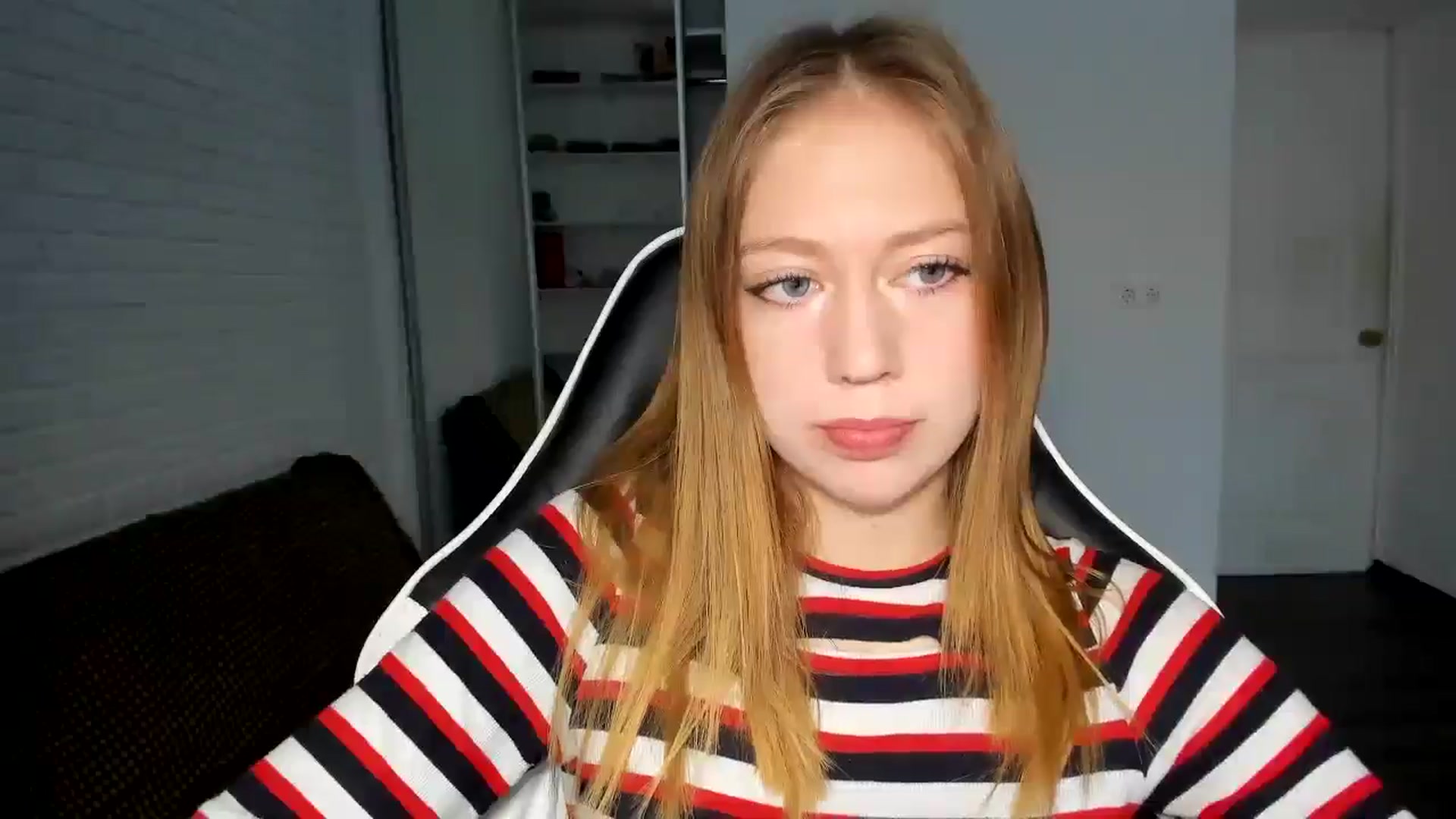 Gallery image thumbnail from RoboSasha's myfreecams stream on, 11/25/2024, 12:46 image 11 of 20