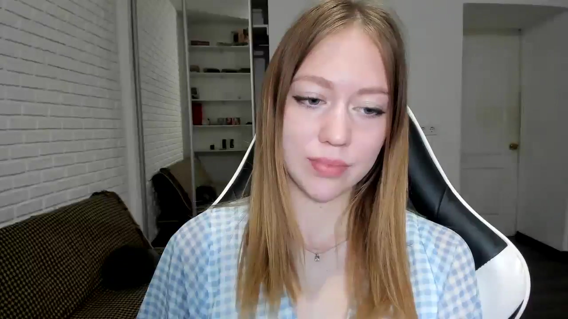 Gallery image thumbnail from RoboSasha's myfreecams stream on, 11/27/2024, 18:12 image 15 of 20