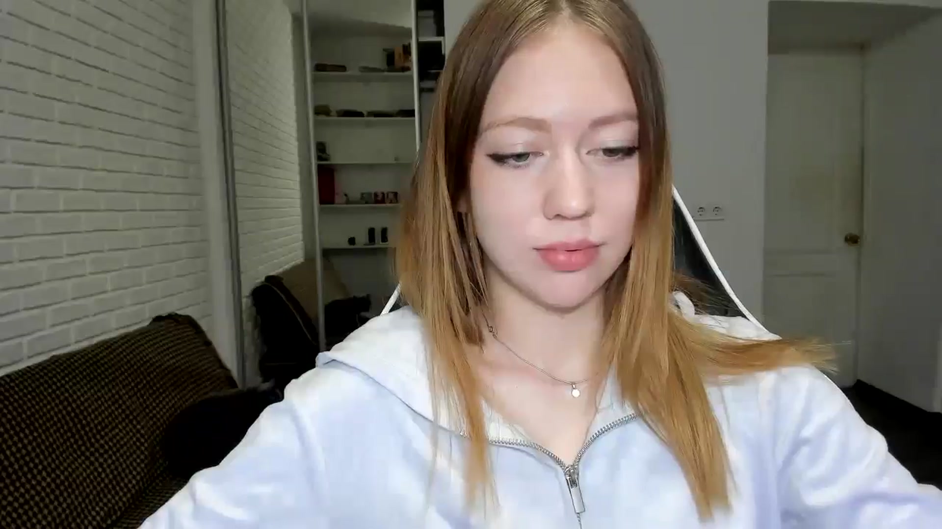 Gallery image thumbnail from RoboSasha's myfreecams stream on, 11/27/2024, 18:12 image 2 of 20