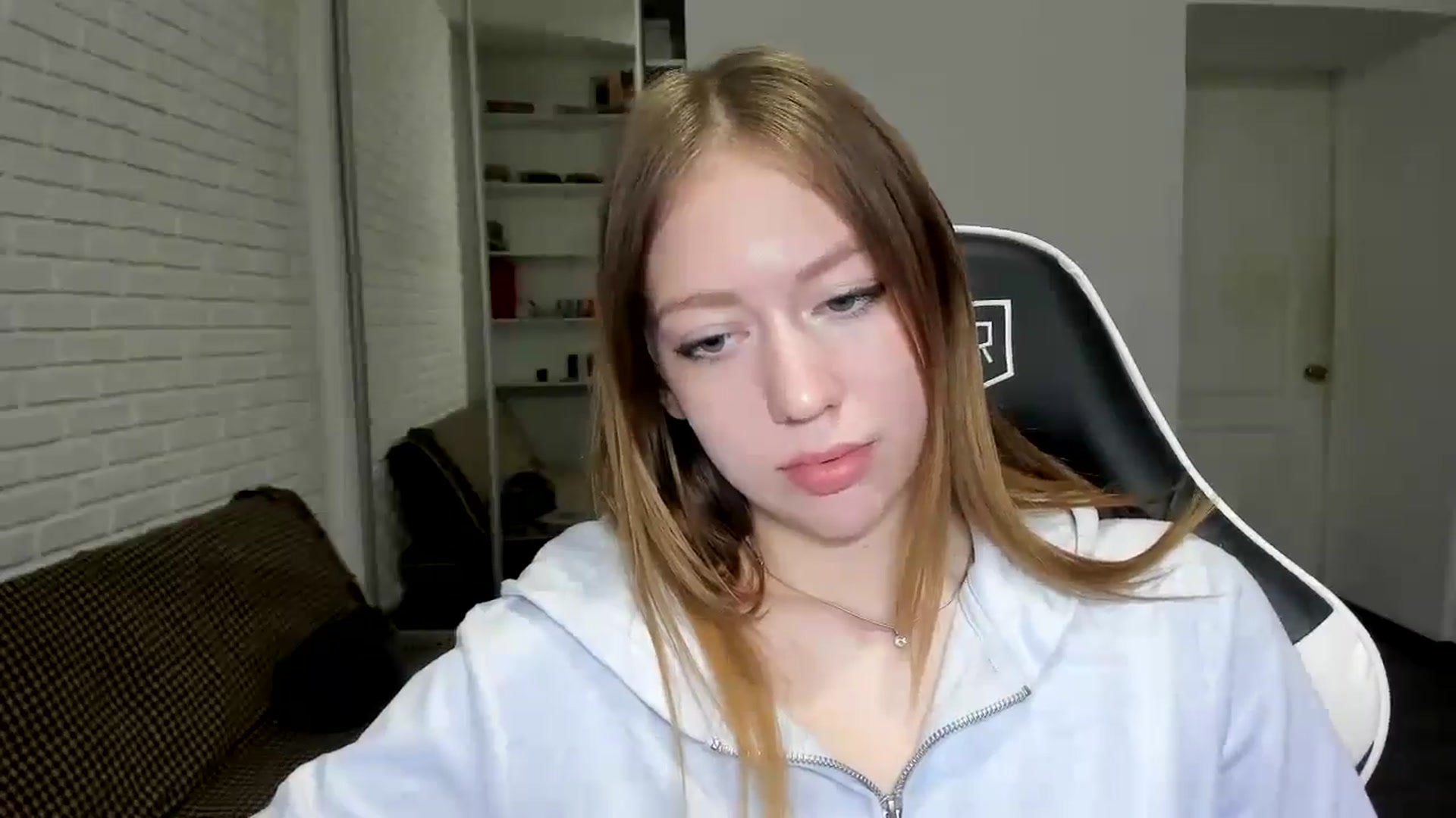 Gallery image thumbnail from RoboSasha's myfreecams stream on, 11/27/2024, 18:12 image 7 of 20