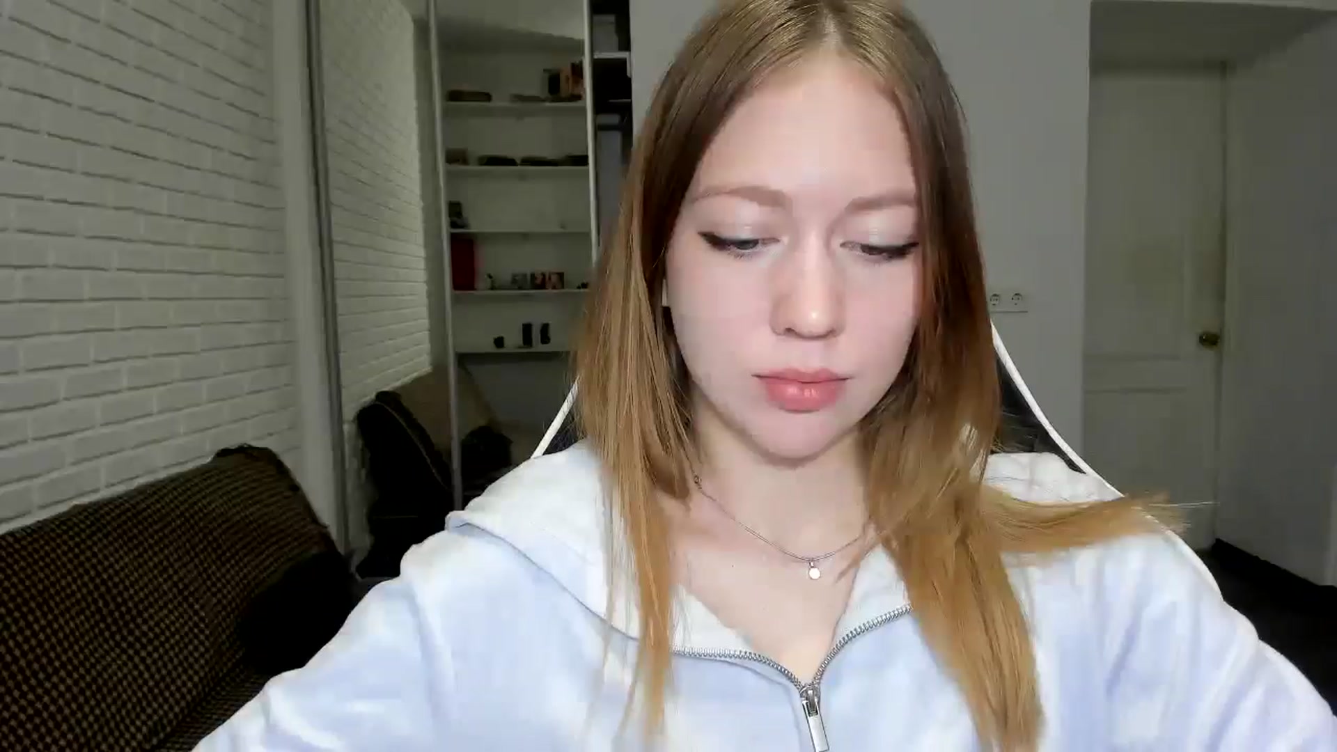 Gallery image thumbnail from RoboSasha's myfreecams stream on, 11/27/2024, 18:12 image 3 of 20