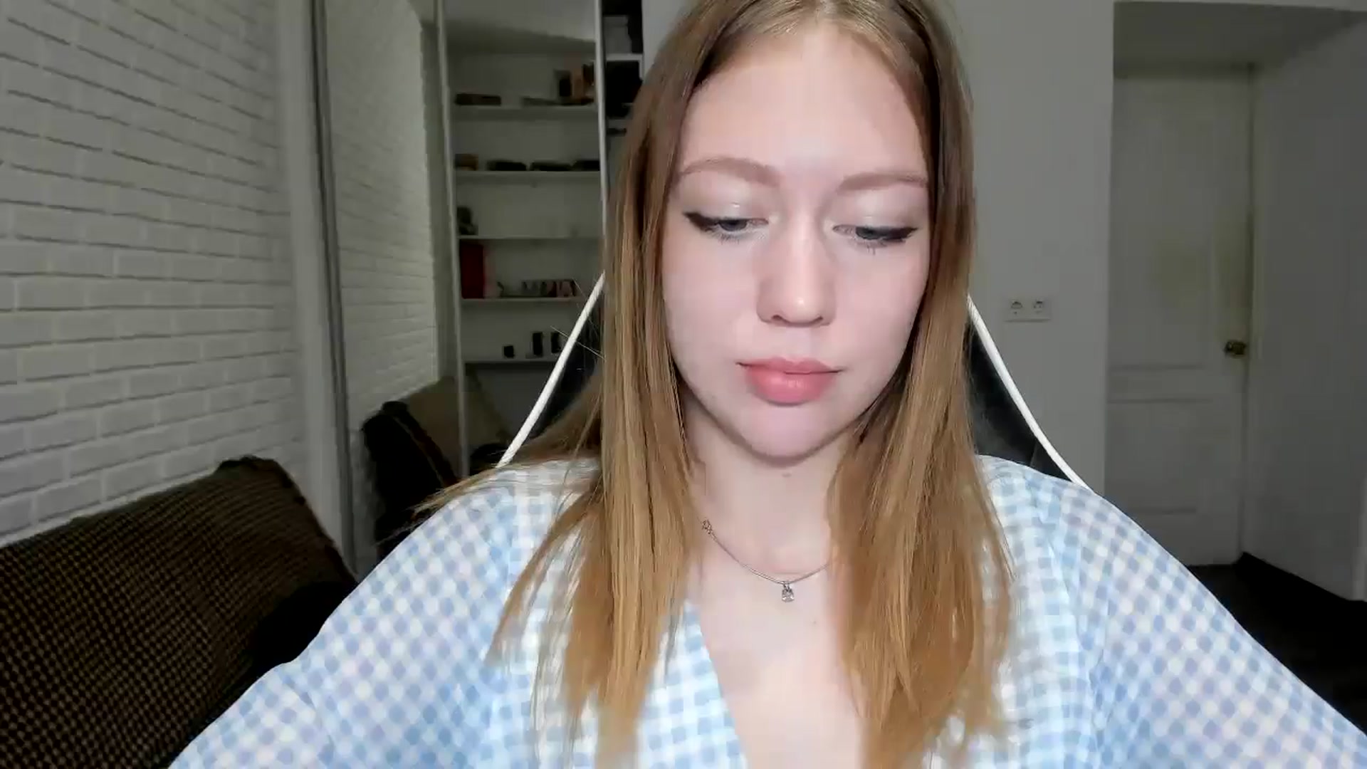 Gallery image thumbnail from RoboSasha's myfreecams stream on, 11/27/2024, 18:12 image 11 of 20