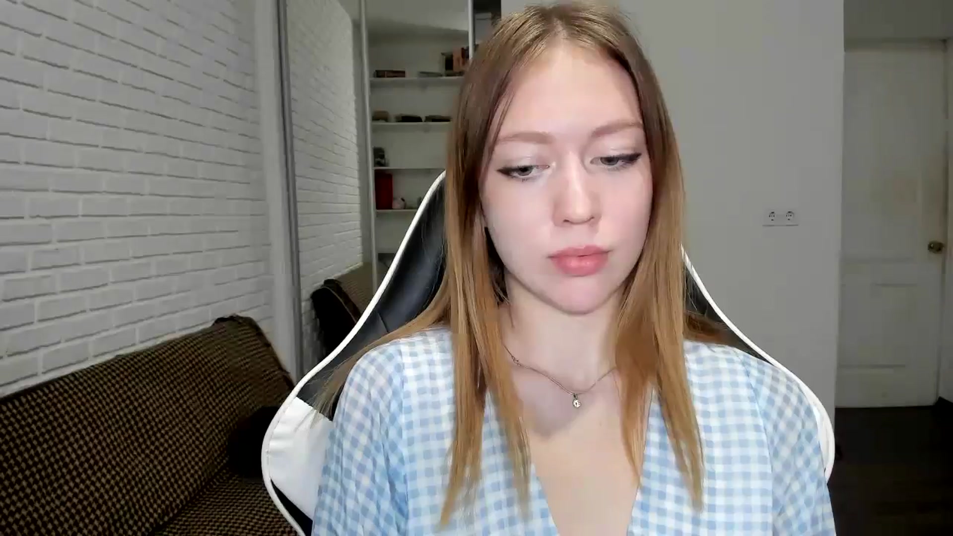Gallery image thumbnail from RoboSasha's myfreecams stream on, 11/27/2024, 18:12 image 19 of 20