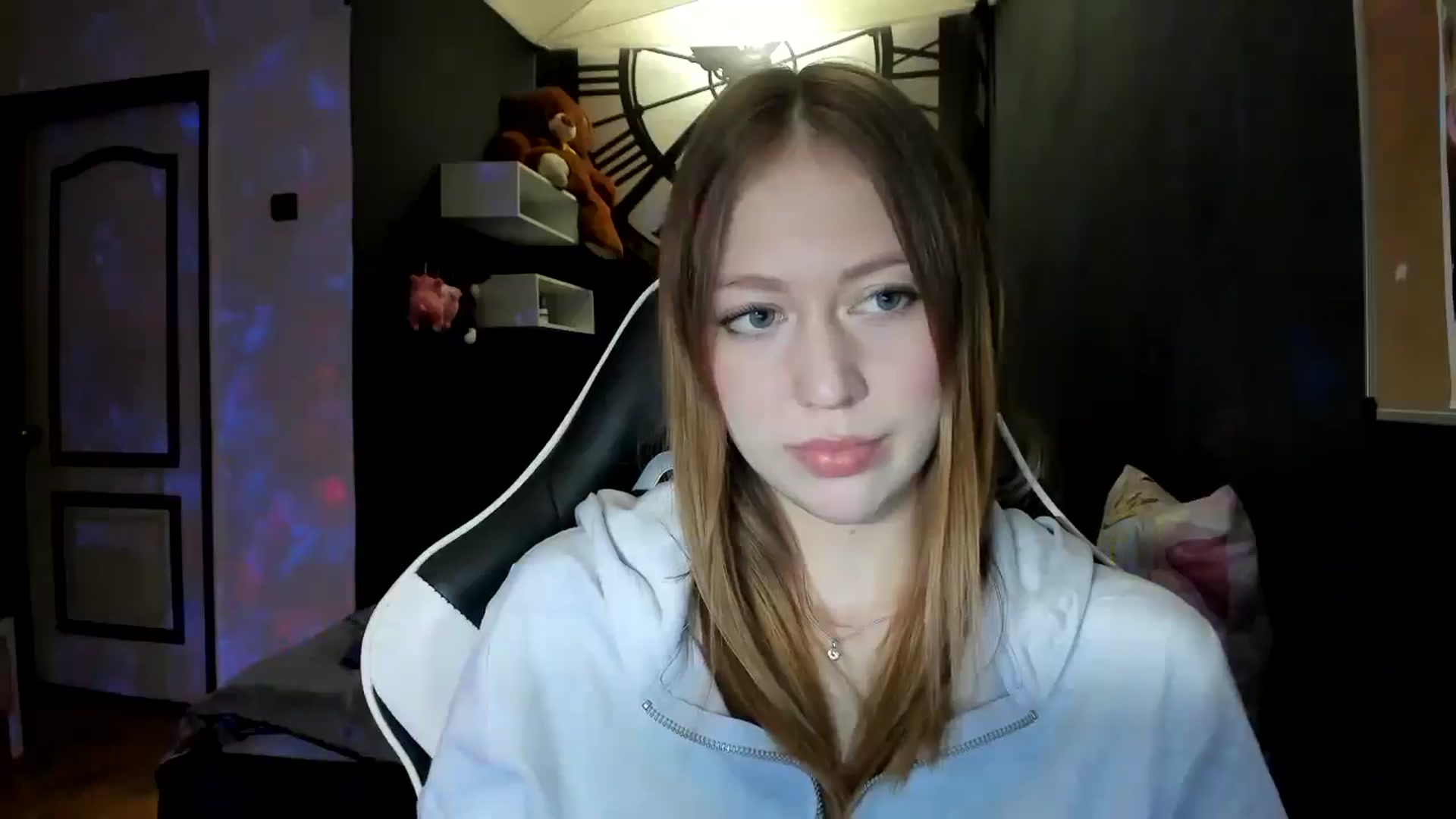 Gallery image thumbnail from RoboSasha's myfreecams stream on, 11/28/2024, 14:40 image 17 of 20
