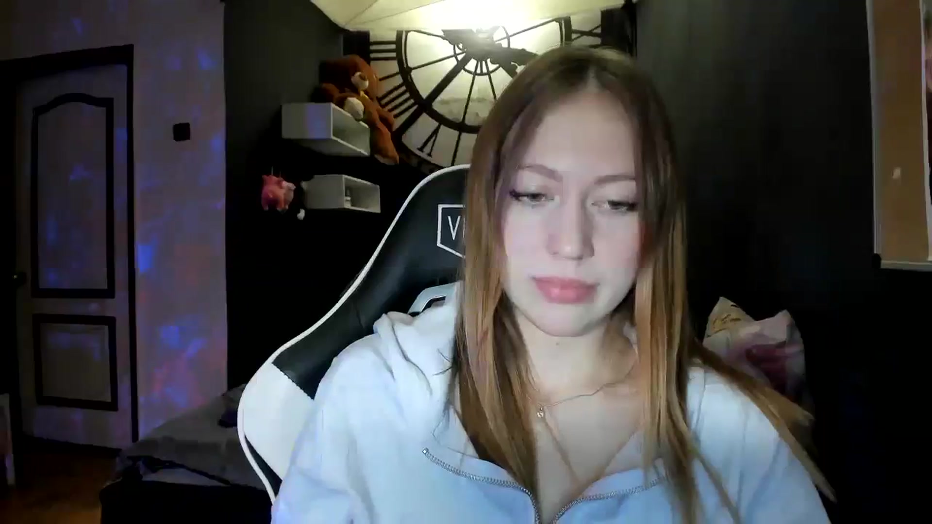 Gallery image thumbnail from RoboSasha's myfreecams stream on, 11/28/2024, 14:40 image 19 of 20