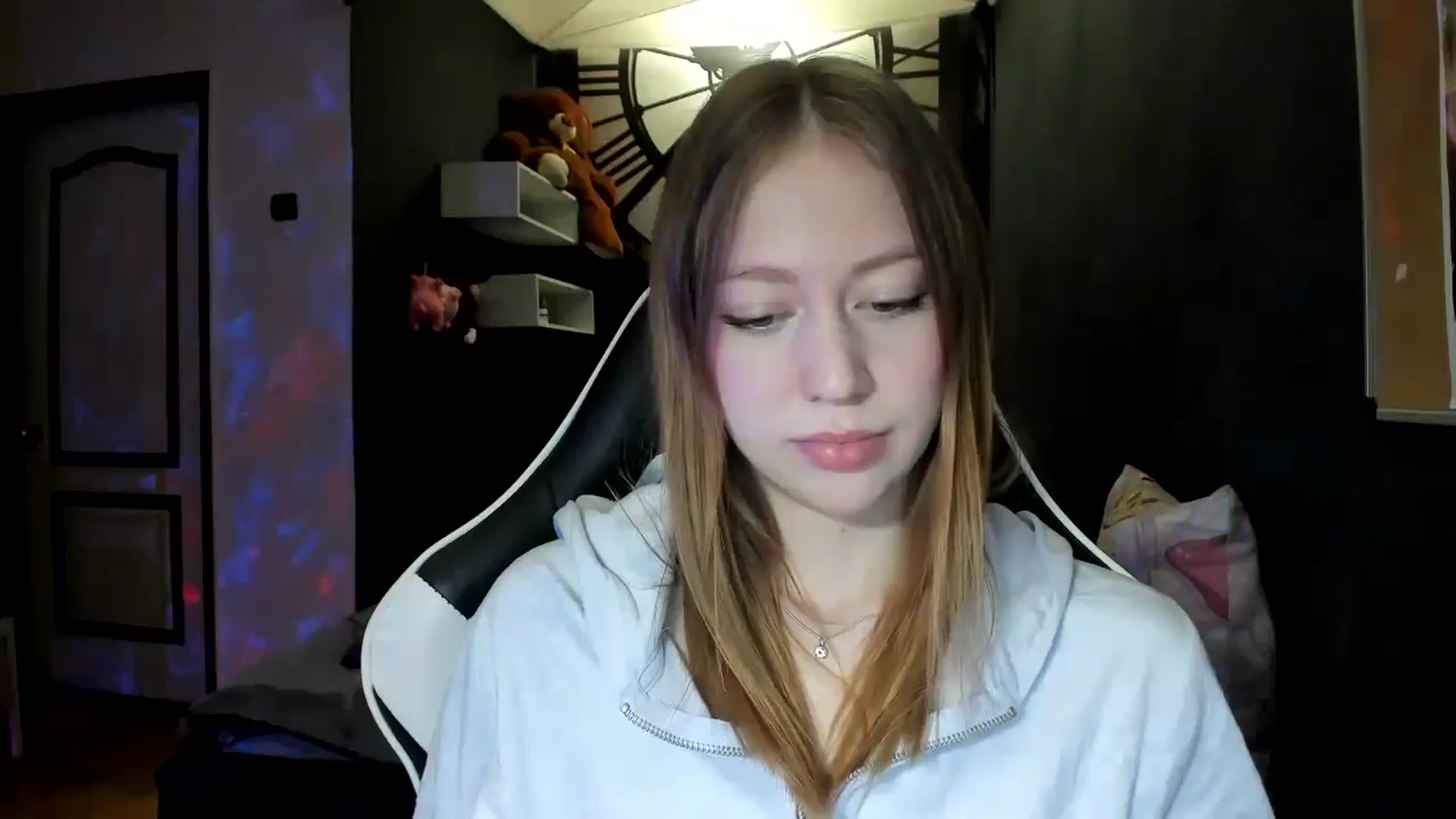 Gallery image thumbnail from RoboSasha's myfreecams stream on, 11/28/2024, 14:40 image 16 of 20