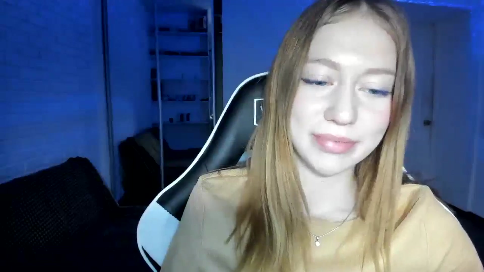 Gallery image thumbnail from RoboSasha's myfreecams stream on, 12/01/2024, 14:42 image 11 of 20
