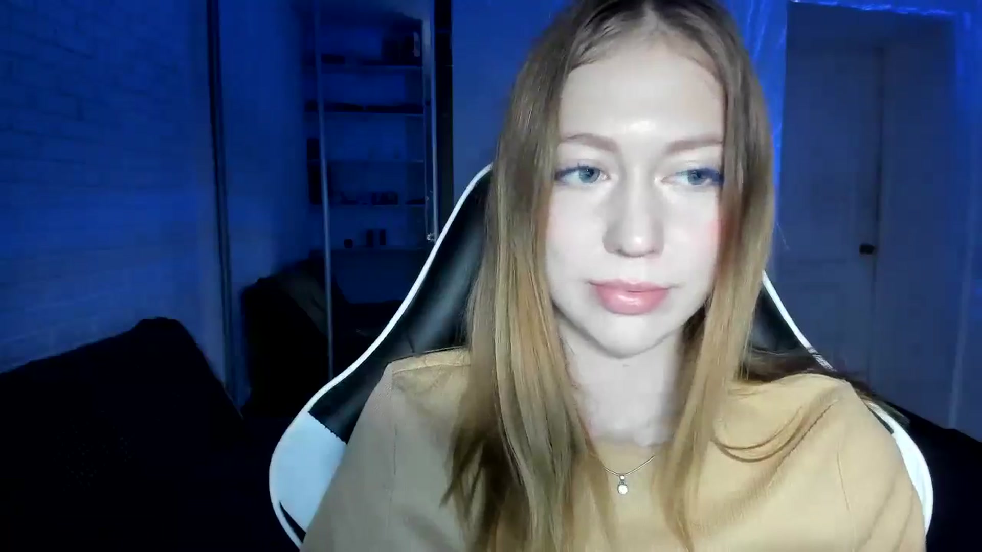 Gallery image thumbnail from RoboSasha's myfreecams stream on, 12/01/2024, 14:42 image 12 of 20