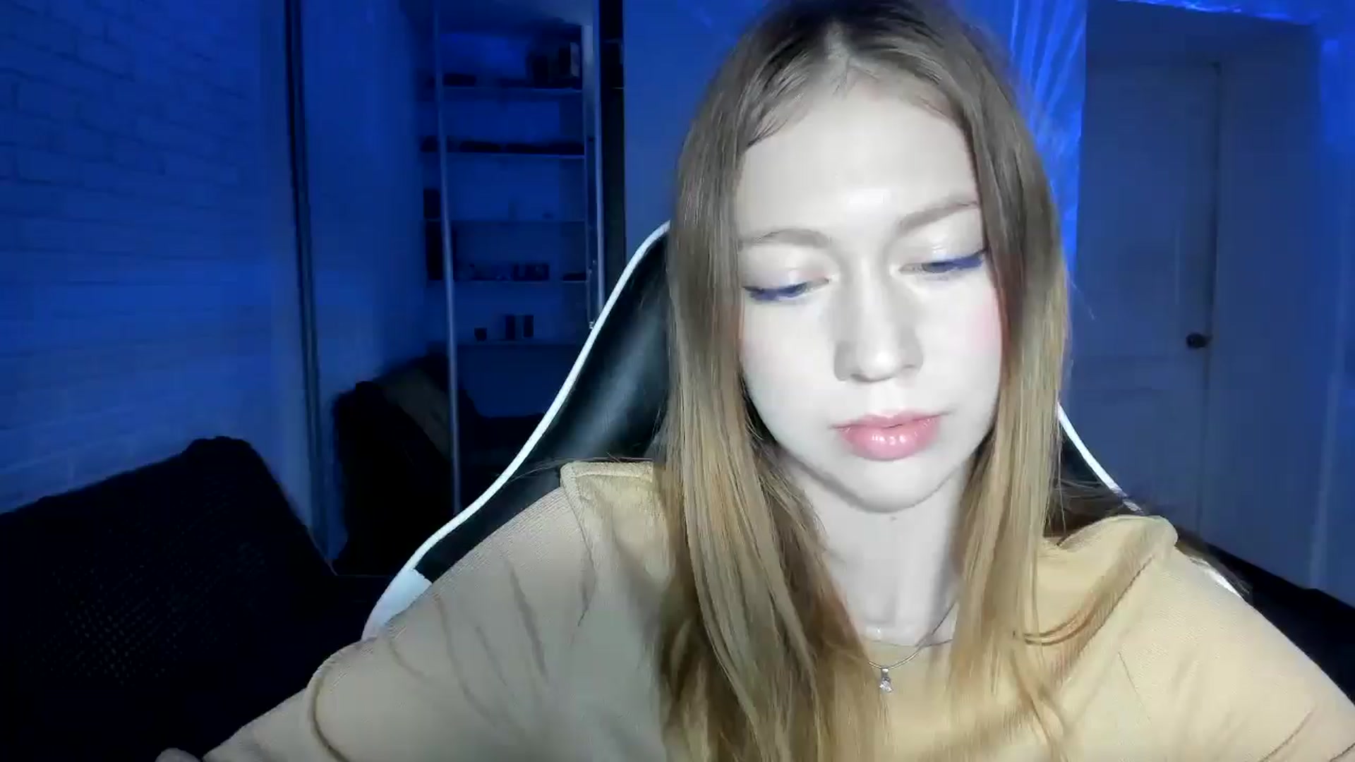 Gallery image thumbnail from RoboSasha's myfreecams stream on, 12/01/2024, 14:42 image 20 of 20