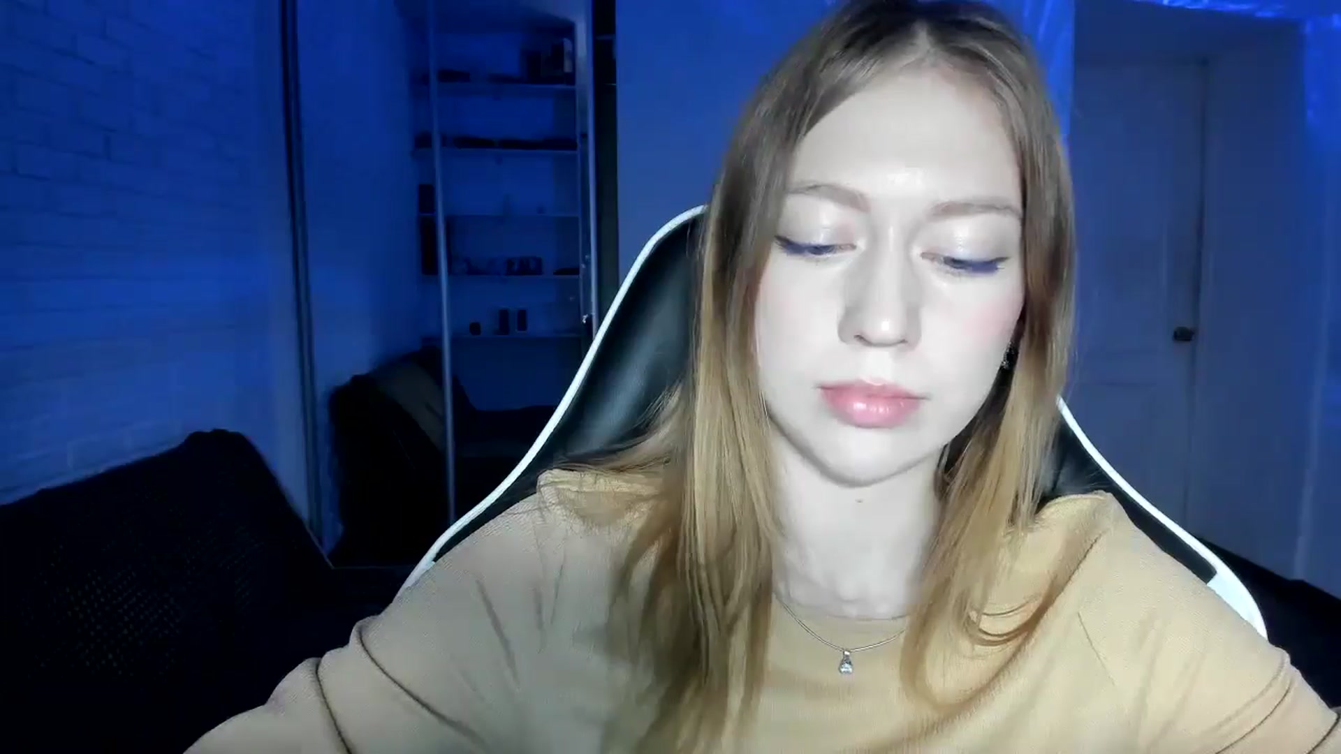 Gallery image thumbnail from RoboSasha's myfreecams stream on, 12/01/2024, 14:42 image 4 of 20