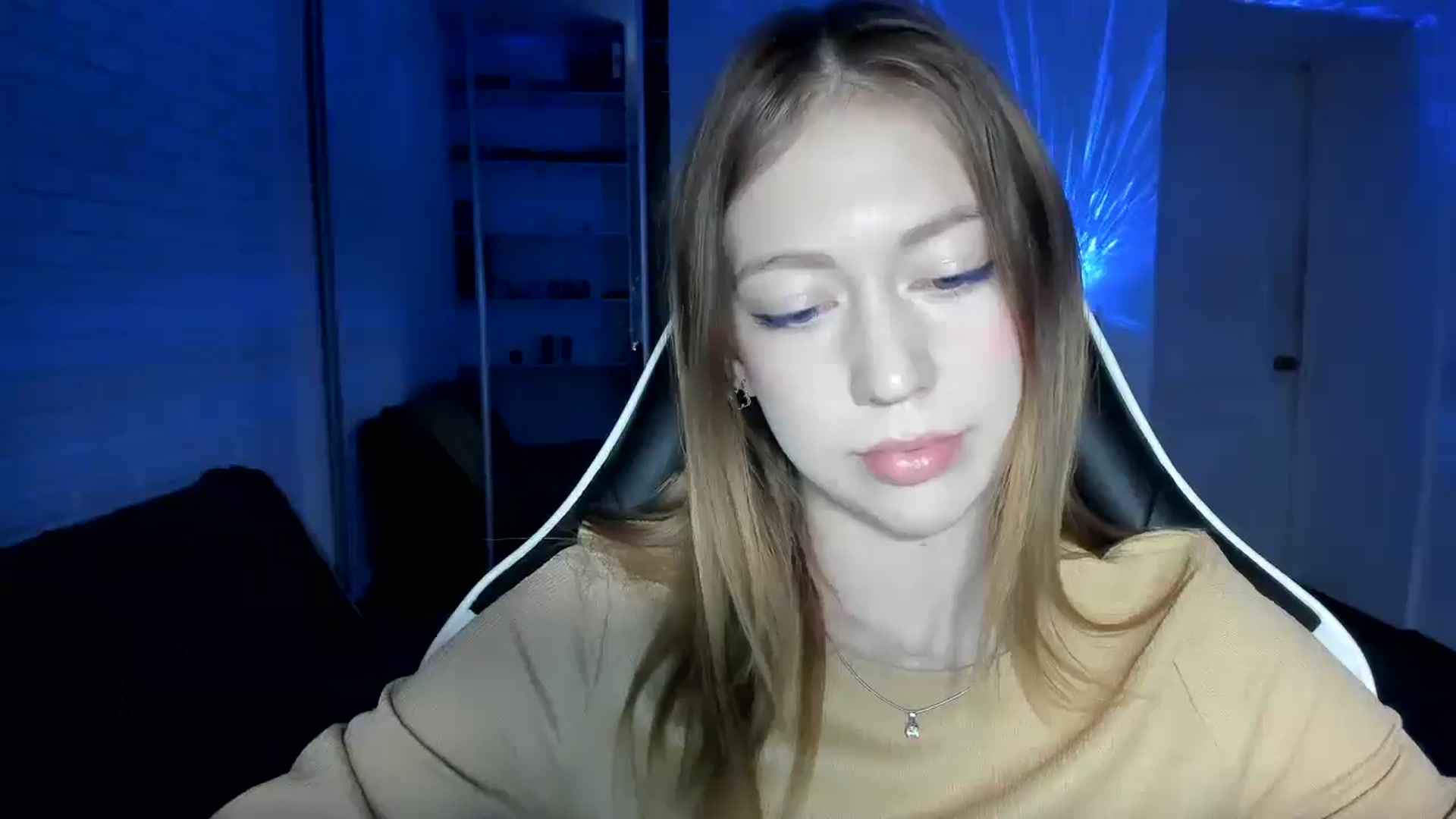 Gallery image thumbnail from RoboSasha's myfreecams stream on, 12/01/2024, 14:42 image 2 of 20