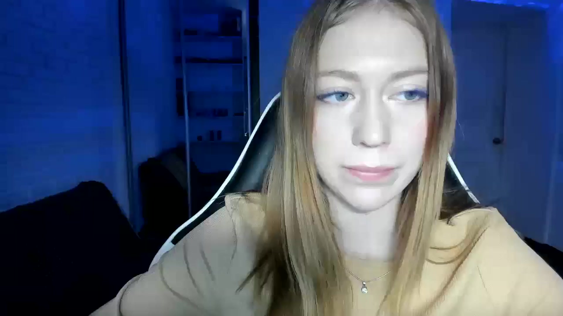 Gallery image thumbnail from RoboSasha's myfreecams stream on, 12/01/2024, 14:42 image 10 of 20