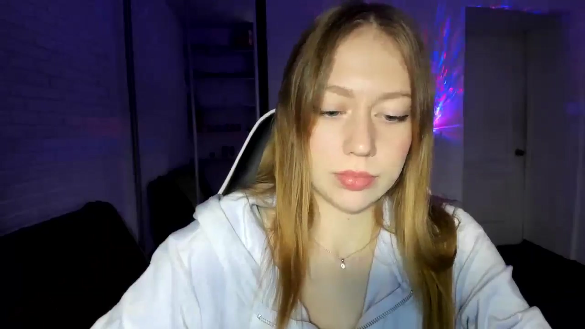 Gallery image thumbnail from RoboSasha's myfreecams stream on, 12/02/2024, 15:04 image 8 of 20