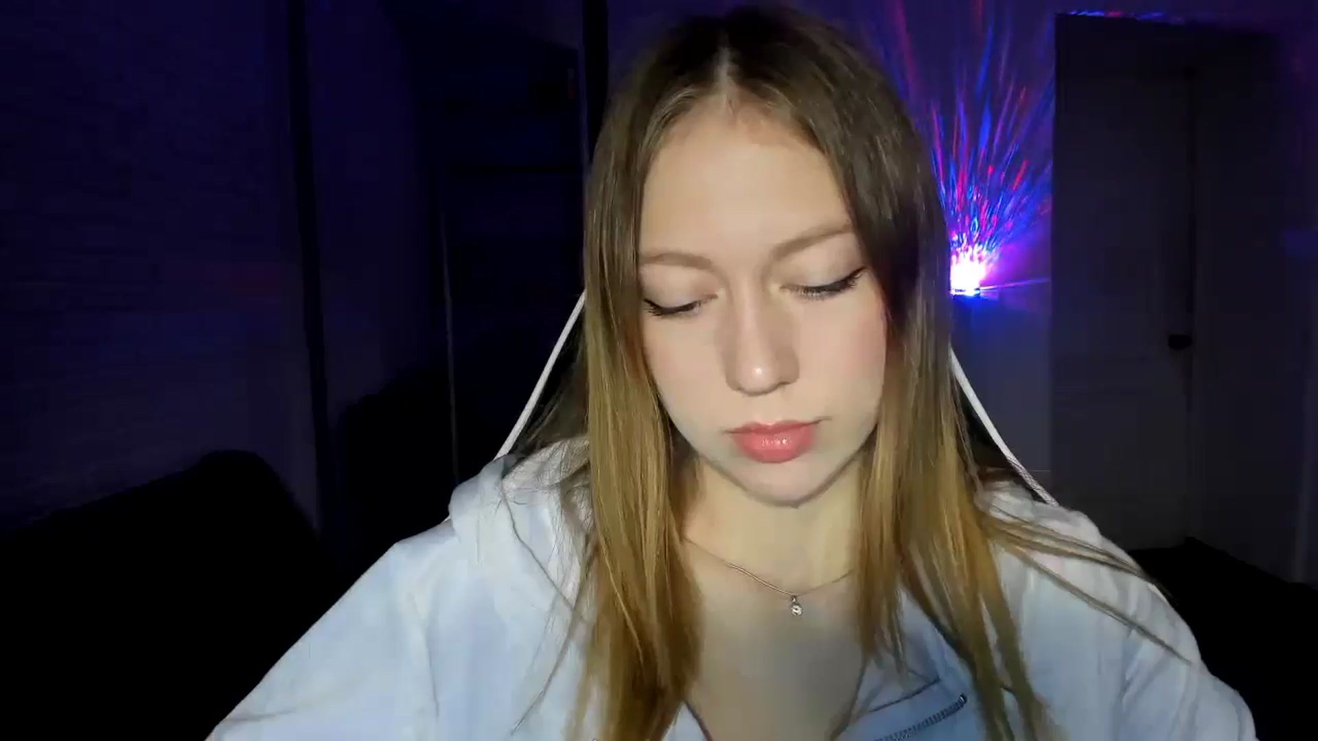 Gallery image thumbnail from RoboSasha's myfreecams stream on, 12/02/2024, 15:04 image 6 of 20
