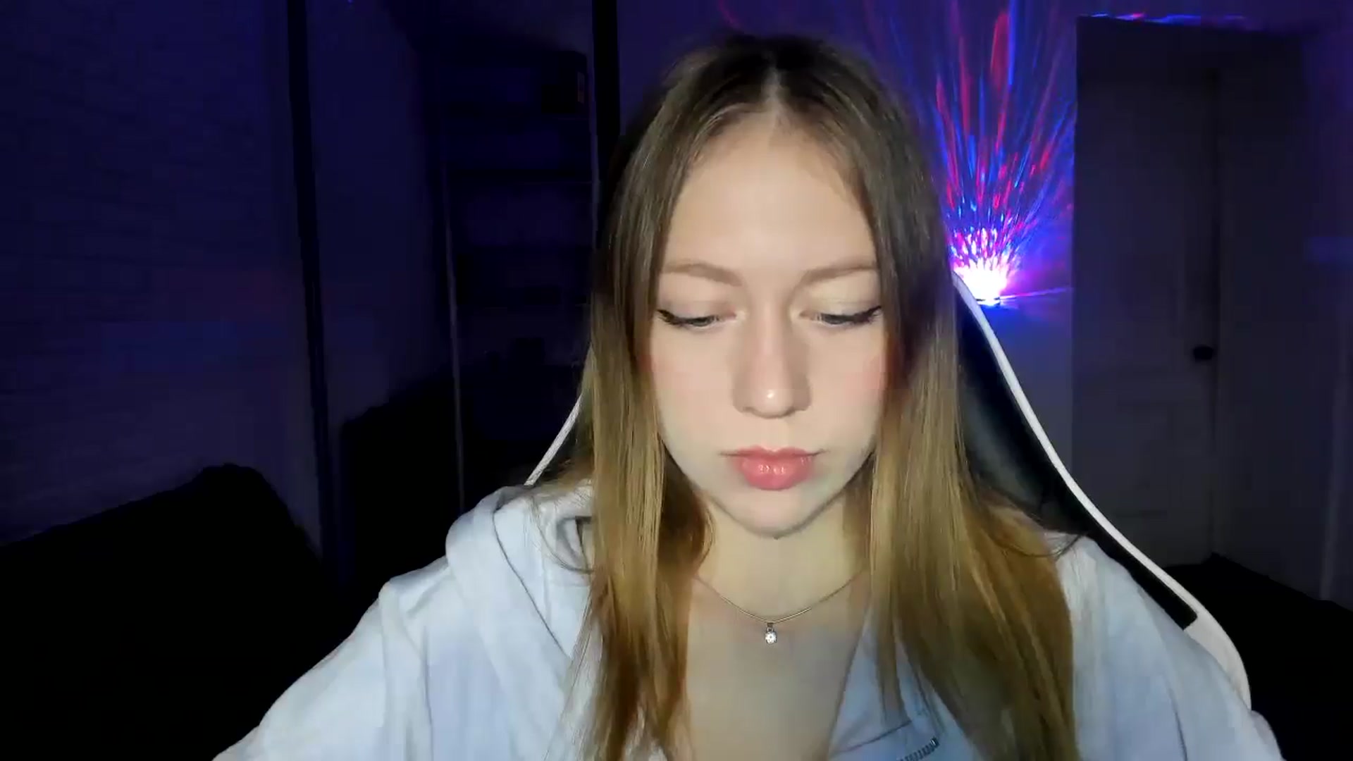 Gallery image thumbnail from RoboSasha's myfreecams stream on, 12/02/2024, 15:04 image 9 of 20