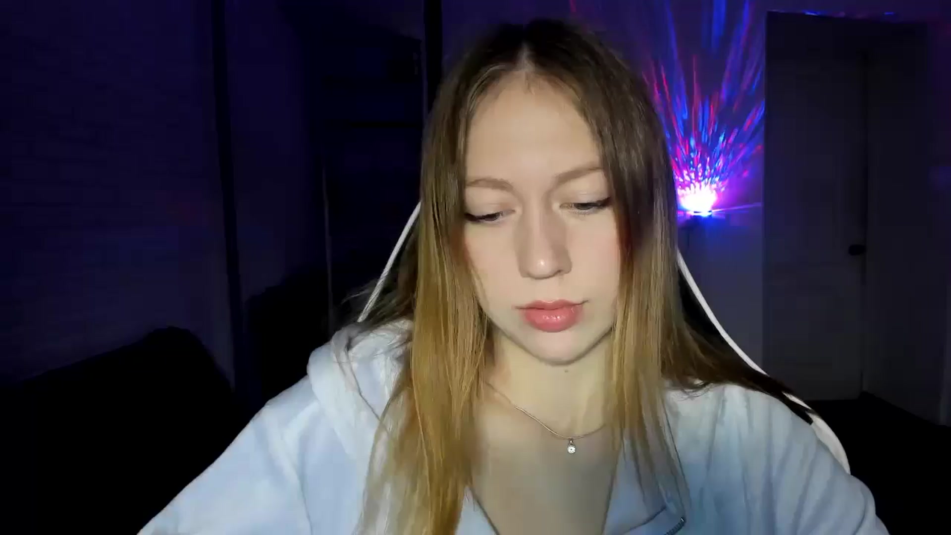 Gallery image thumbnail from RoboSasha's myfreecams stream on, 12/02/2024, 15:04 image 4 of 20