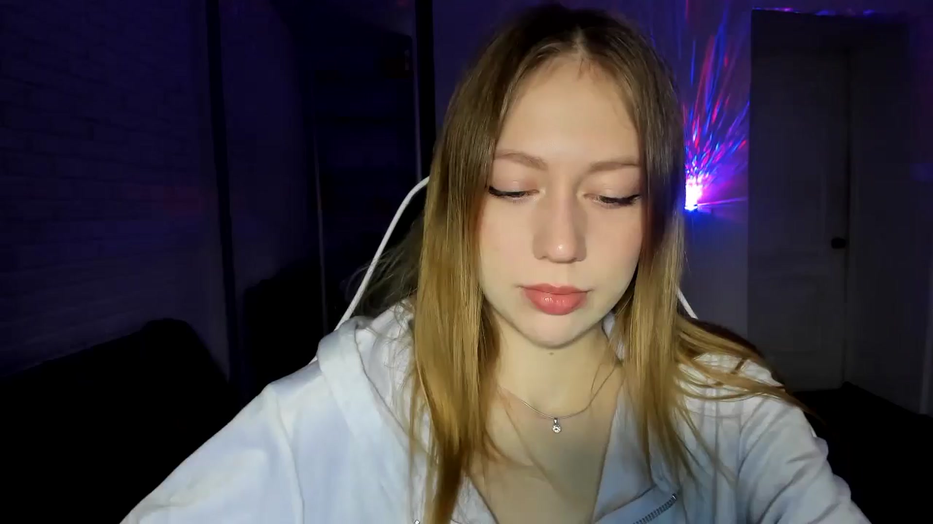 Gallery image thumbnail from RoboSasha's myfreecams stream on, 12/02/2024, 15:04 image 1 of 20