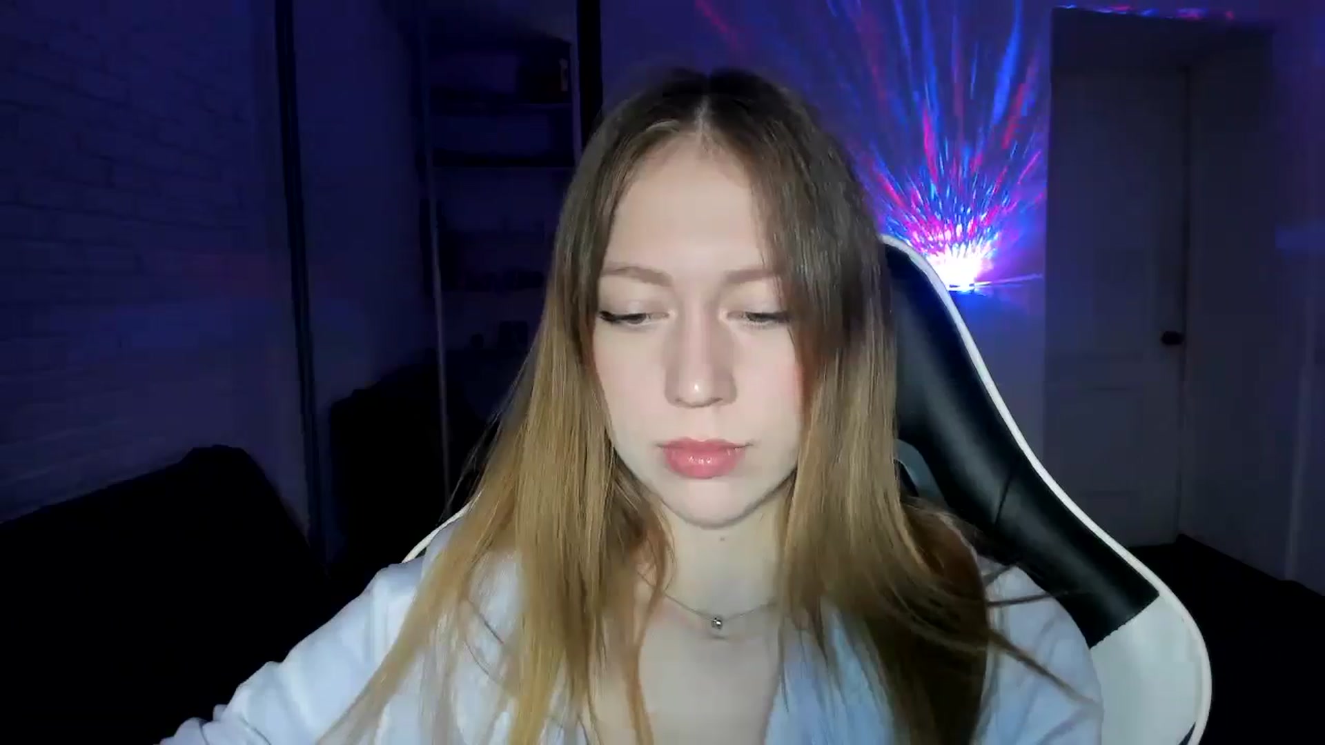 Gallery image thumbnail from RoboSasha's myfreecams stream on, 12/02/2024, 15:04 image 15 of 20