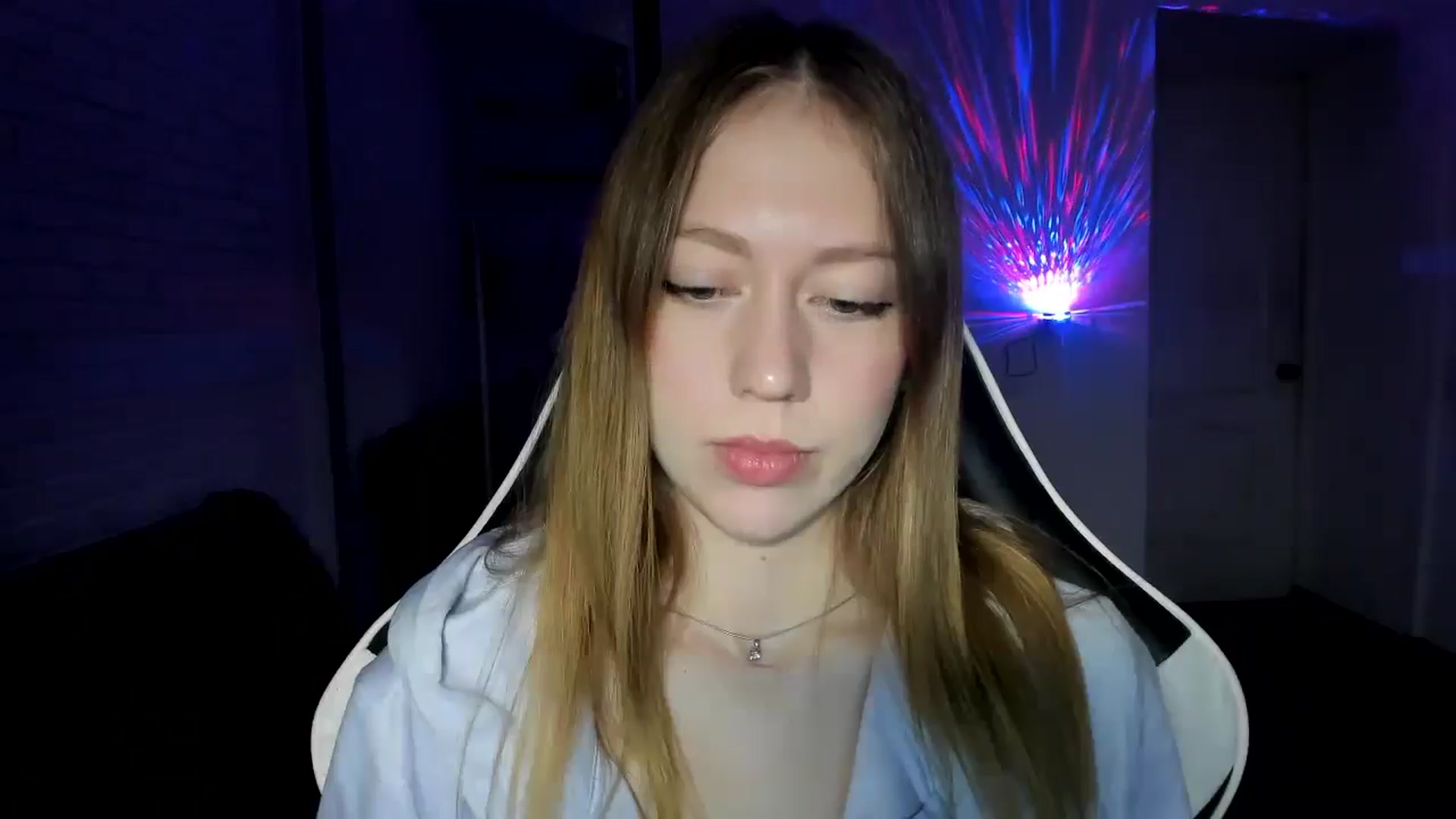 Gallery image thumbnail from RoboSasha's myfreecams stream on, 12/02/2024, 15:04 image 16 of 20