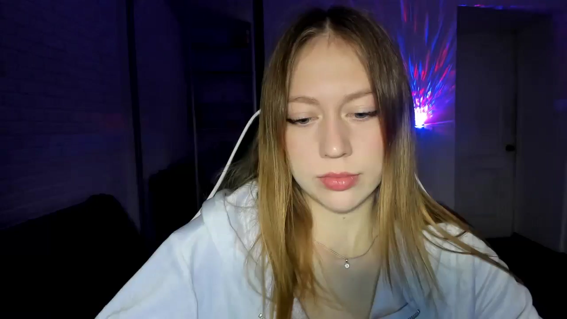 Gallery image thumbnail from RoboSasha's myfreecams stream on, 12/02/2024, 15:04 image 2 of 20