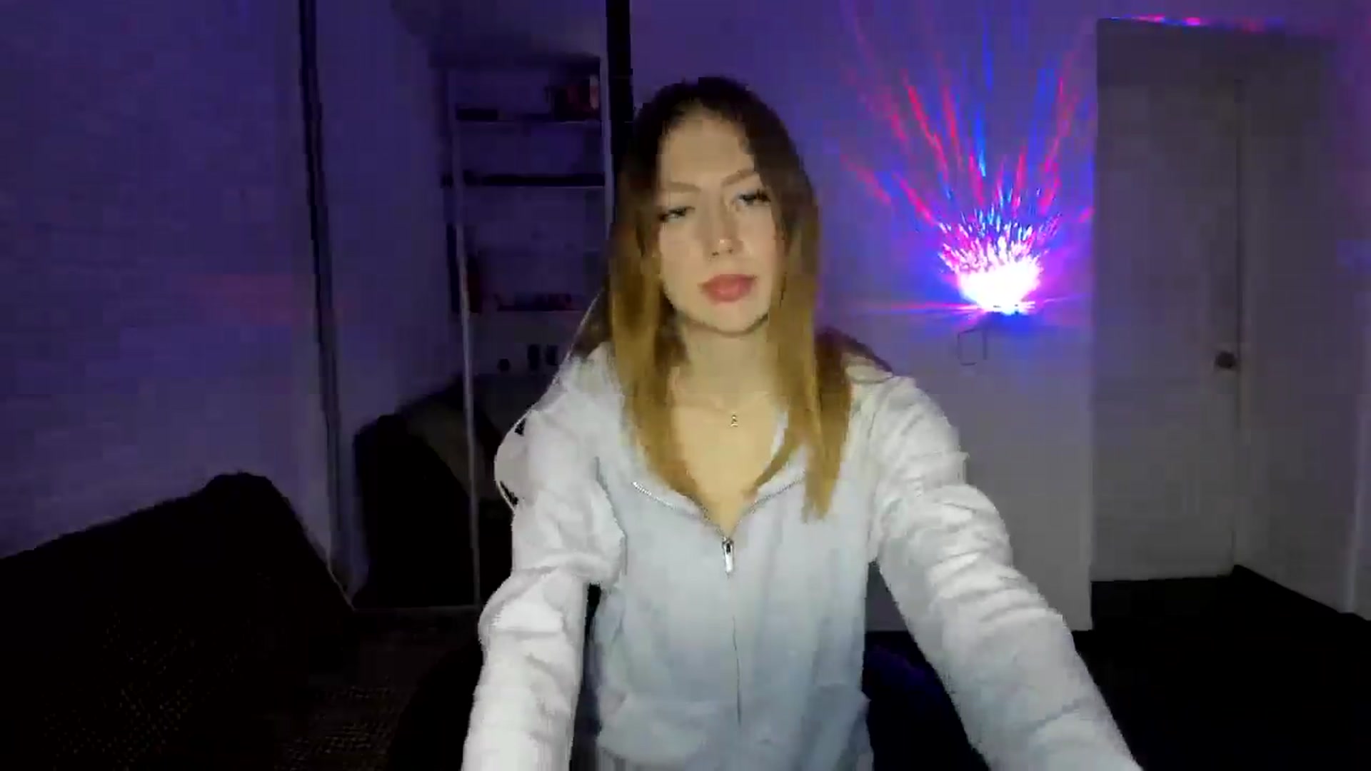 Gallery image thumbnail from RoboSasha's myfreecams stream on, 12/02/2024, 15:04 image 7 of 20