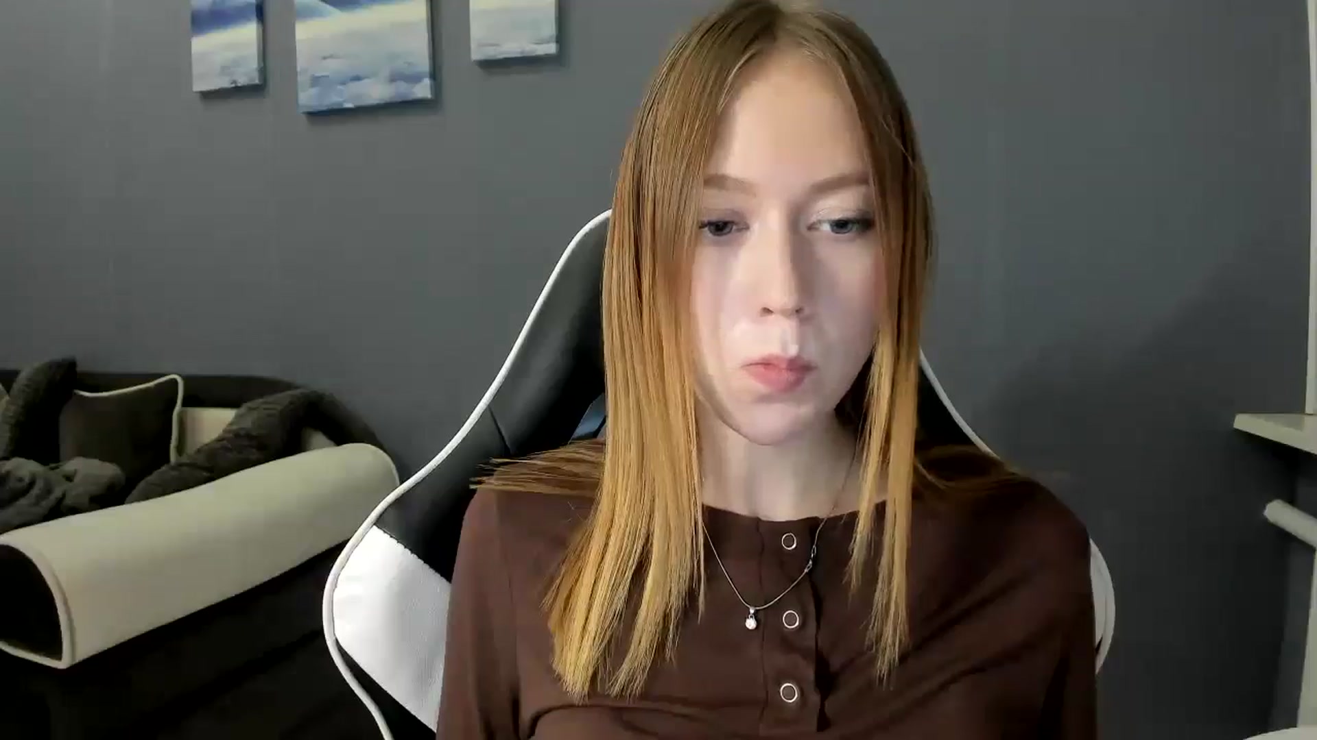 Gallery image thumbnail from RoboSasha's myfreecams stream on, 12/06/2024, 18:47 image 8 of 20