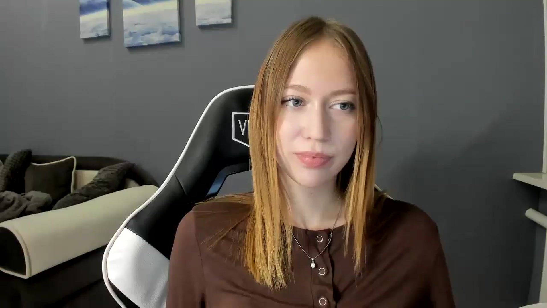 Gallery image thumbnail from RoboSasha's myfreecams stream on, 12/06/2024, 18:47 image 18 of 20