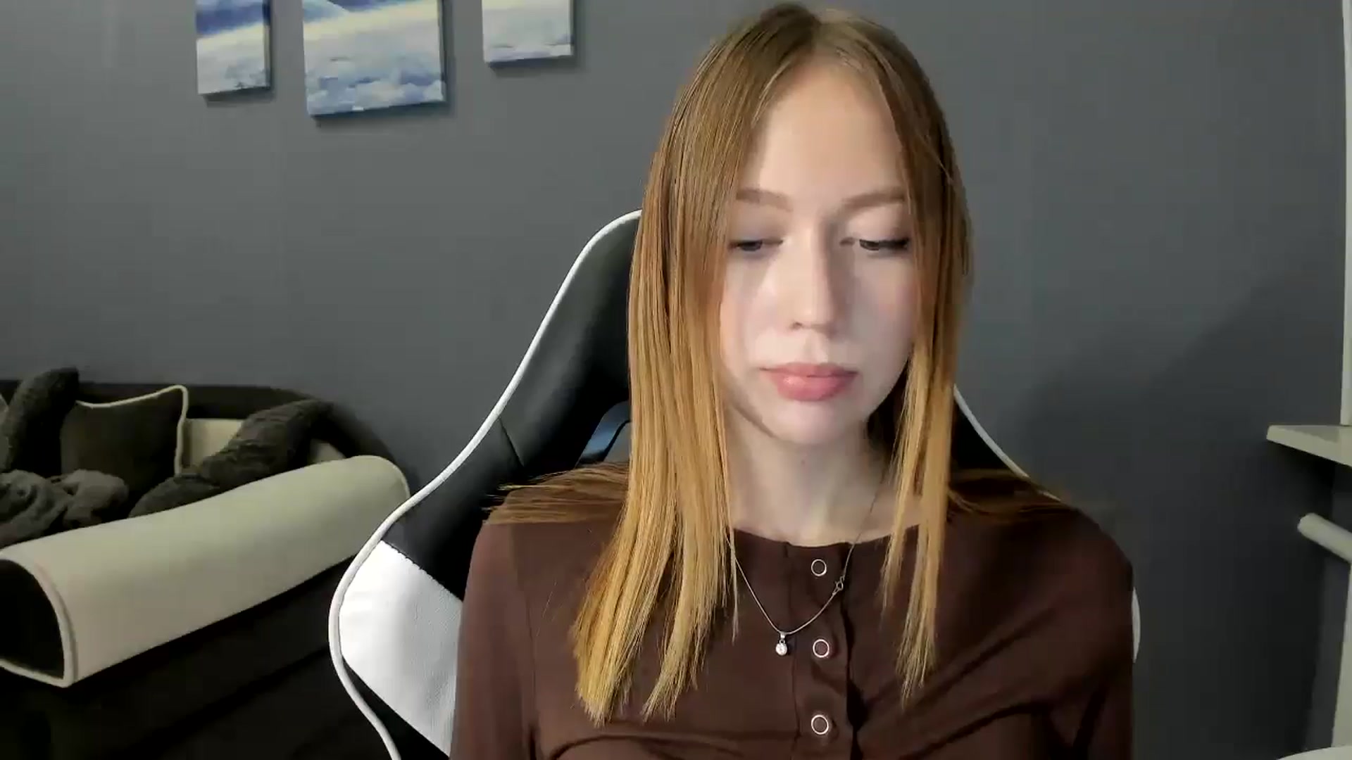 Gallery image thumbnail from RoboSasha's myfreecams stream on, 12/06/2024, 18:47 image 10 of 20