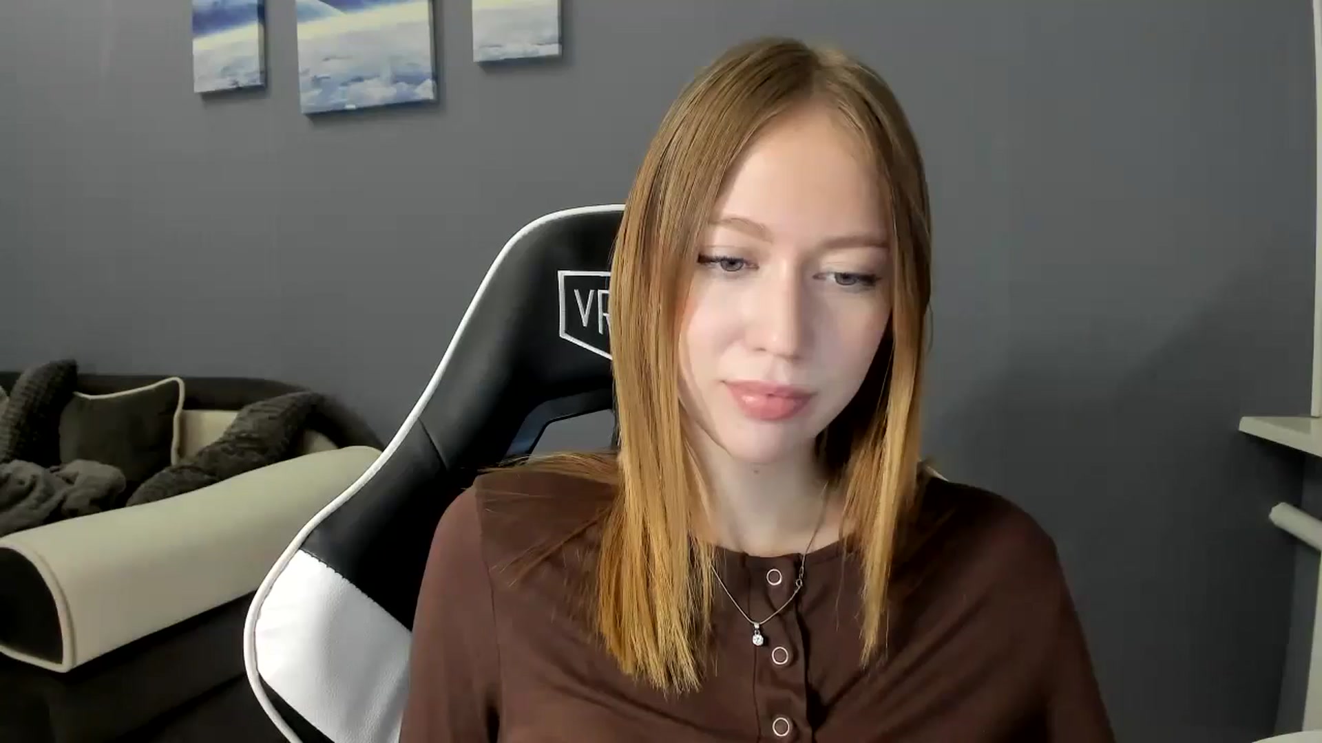 Gallery image thumbnail from RoboSasha's myfreecams stream on, 12/06/2024, 18:47 image 17 of 20