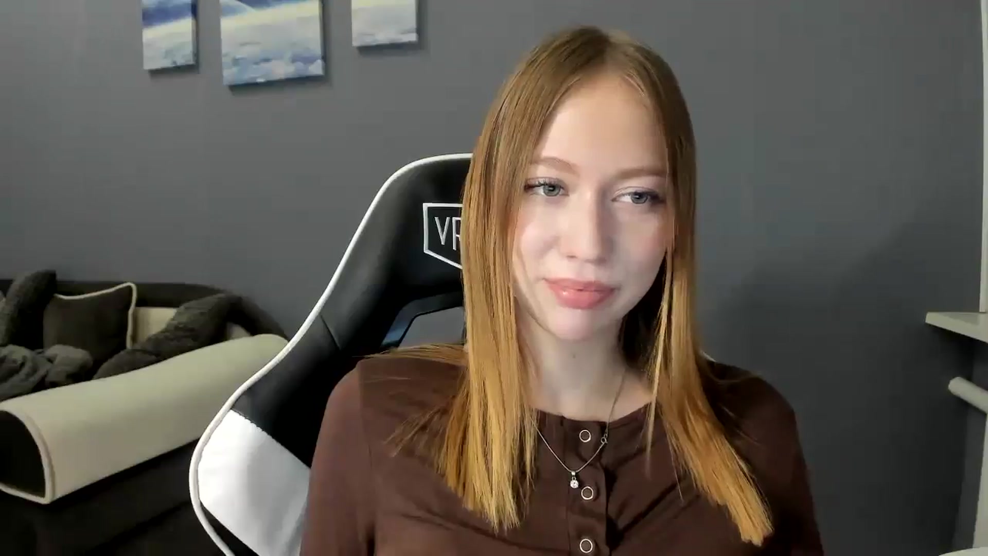 Gallery image thumbnail from RoboSasha's myfreecams stream on, 12/06/2024, 18:47 image 20 of 20