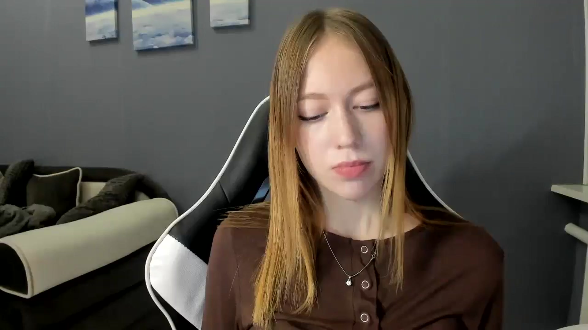Gallery image thumbnail from RoboSasha's myfreecams stream on, 12/06/2024, 18:47 image 11 of 20