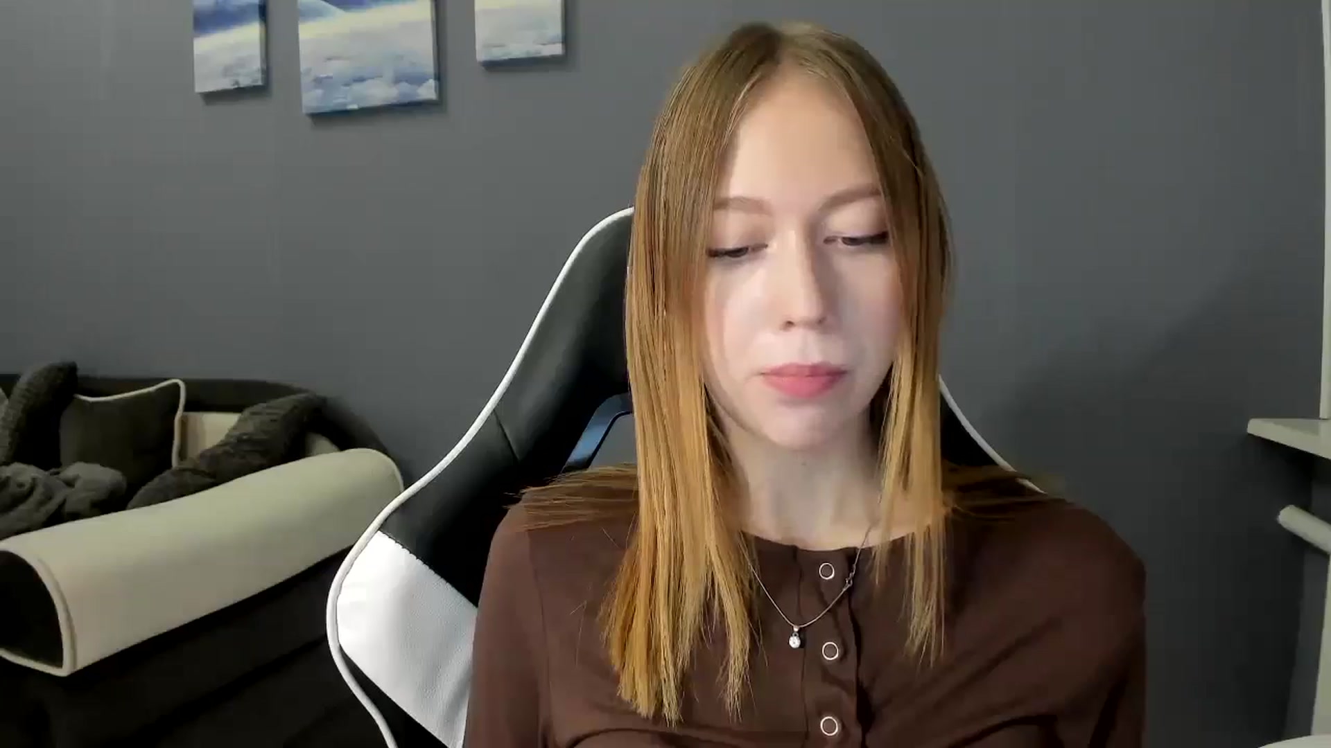 Gallery image thumbnail from RoboSasha's myfreecams stream on, 12/06/2024, 18:47 image 12 of 20