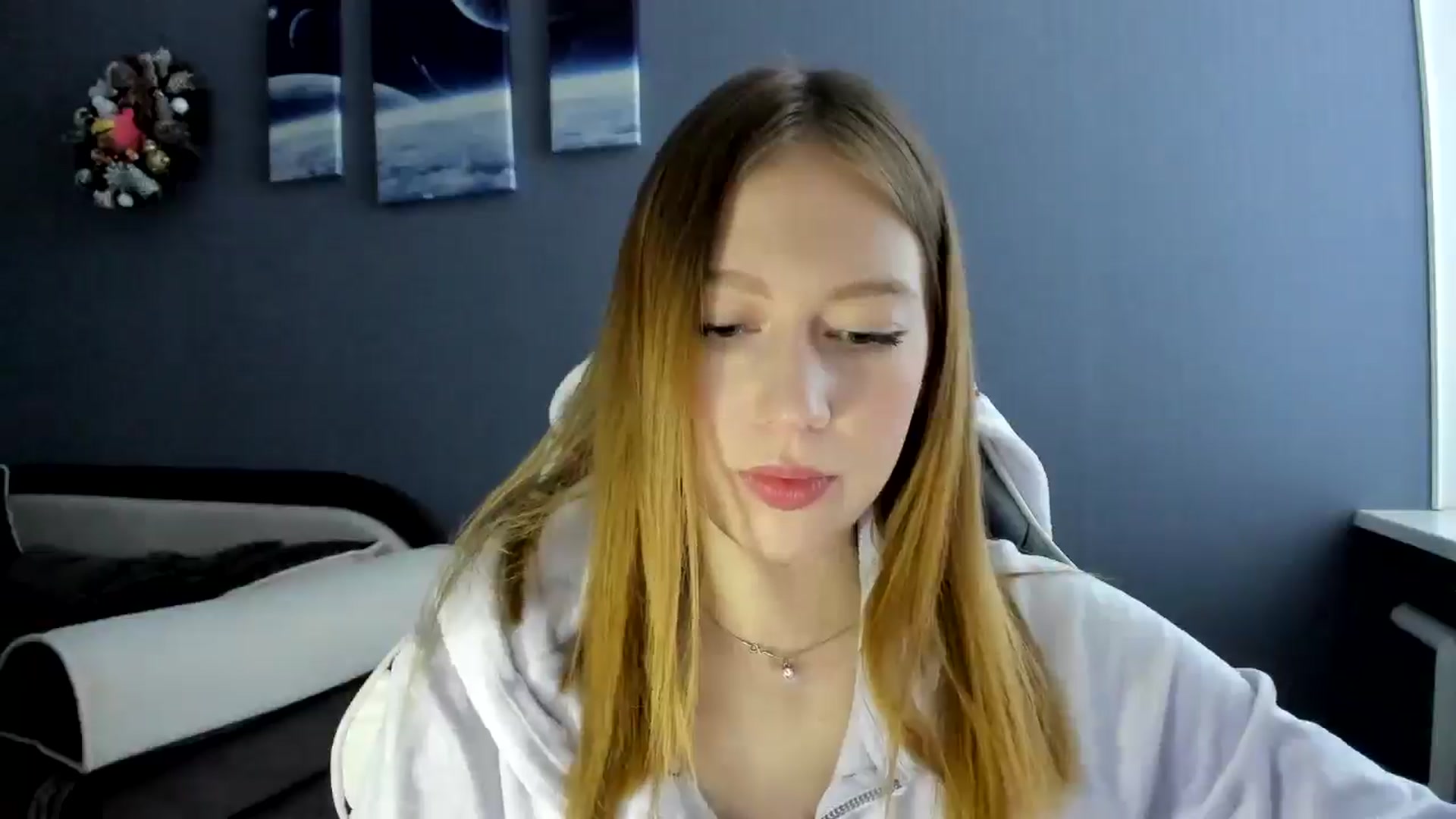 Gallery image thumbnail from RoboSasha's myfreecams stream on, 12/13/2024, 10:23 image 15 of 20