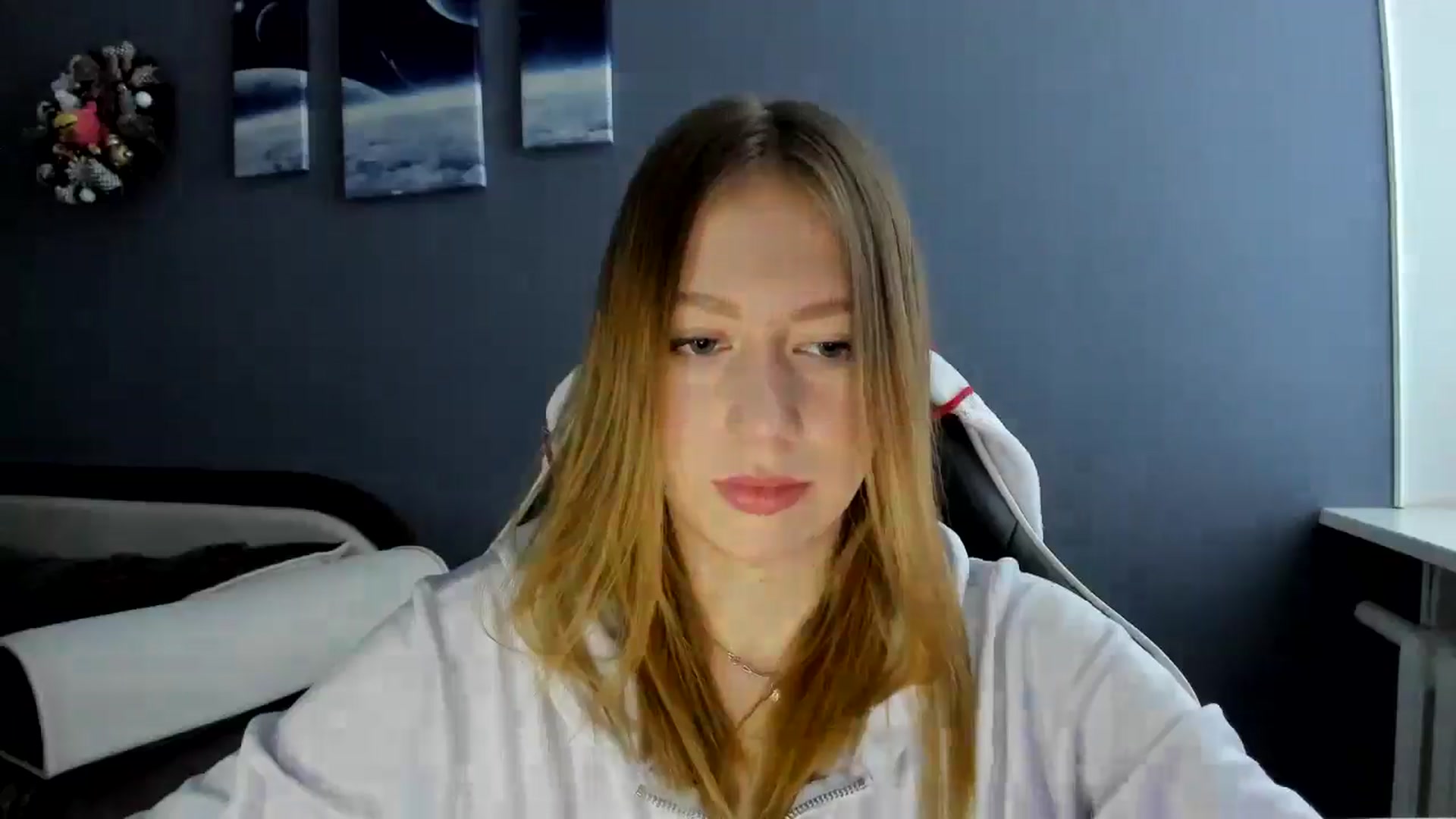 Gallery image thumbnail from RoboSasha's myfreecams stream on, 12/13/2024, 10:23 image 6 of 20