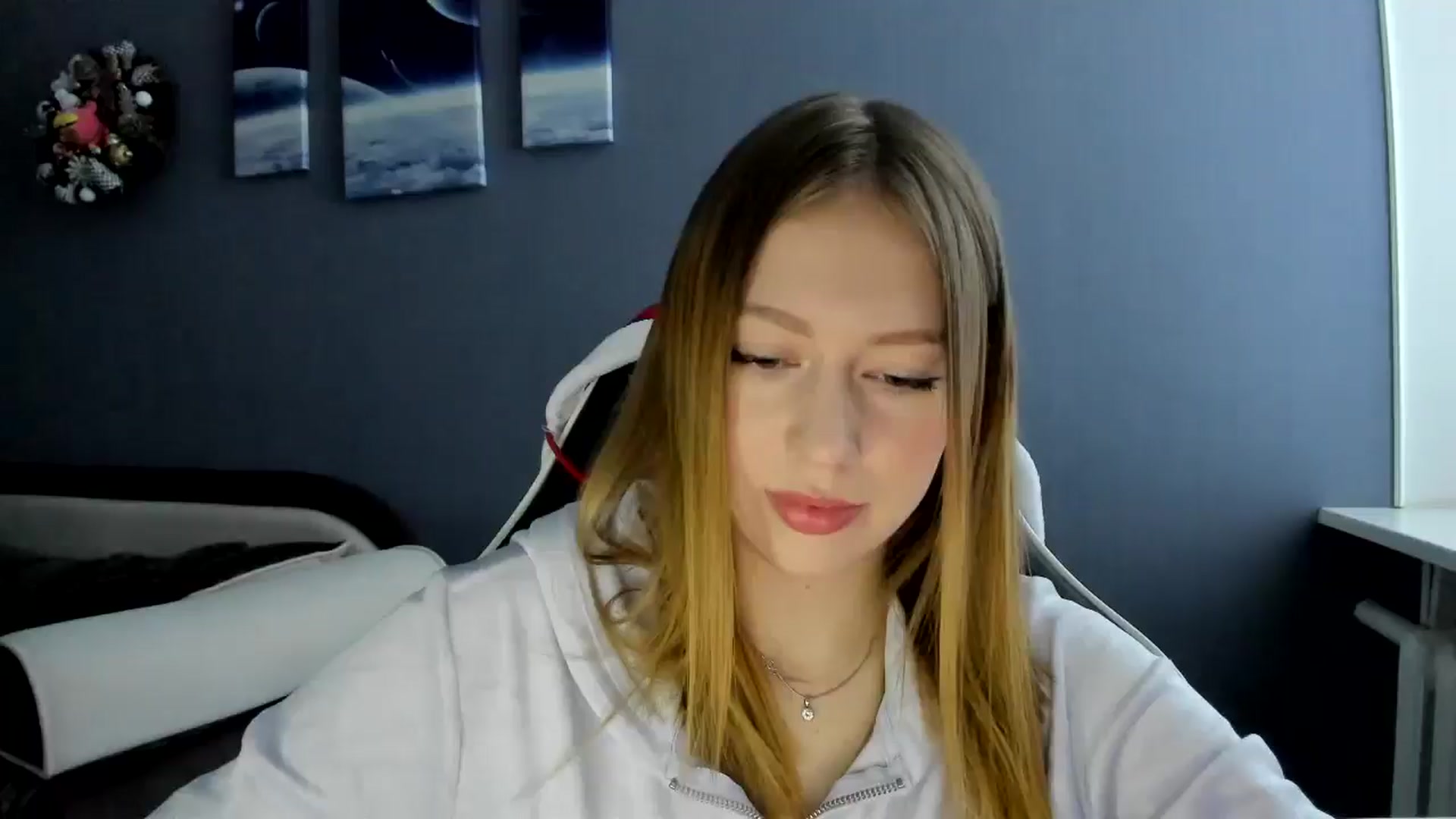 Gallery image thumbnail from RoboSasha's myfreecams stream on, 12/13/2024, 10:23 image 5 of 20
