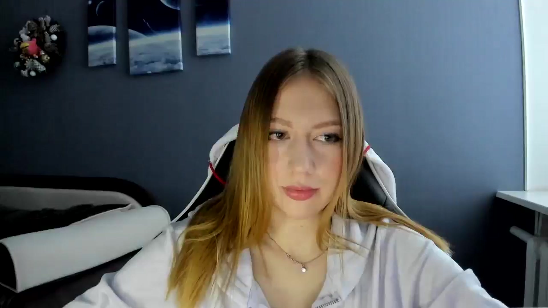 Gallery image thumbnail from RoboSasha's myfreecams stream on, 12/13/2024, 10:23 image 7 of 20