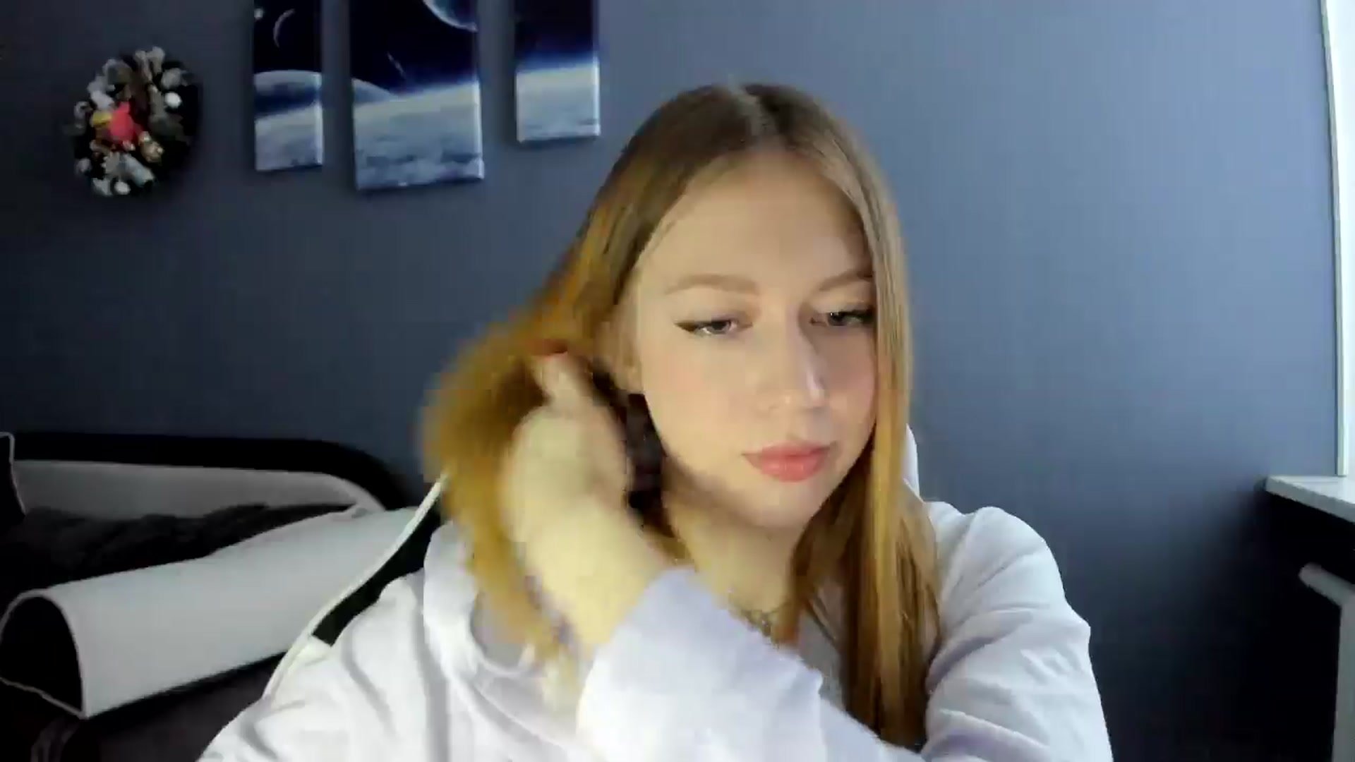 Gallery image thumbnail from RoboSasha's myfreecams stream on, 12/13/2024, 10:23 image 16 of 20