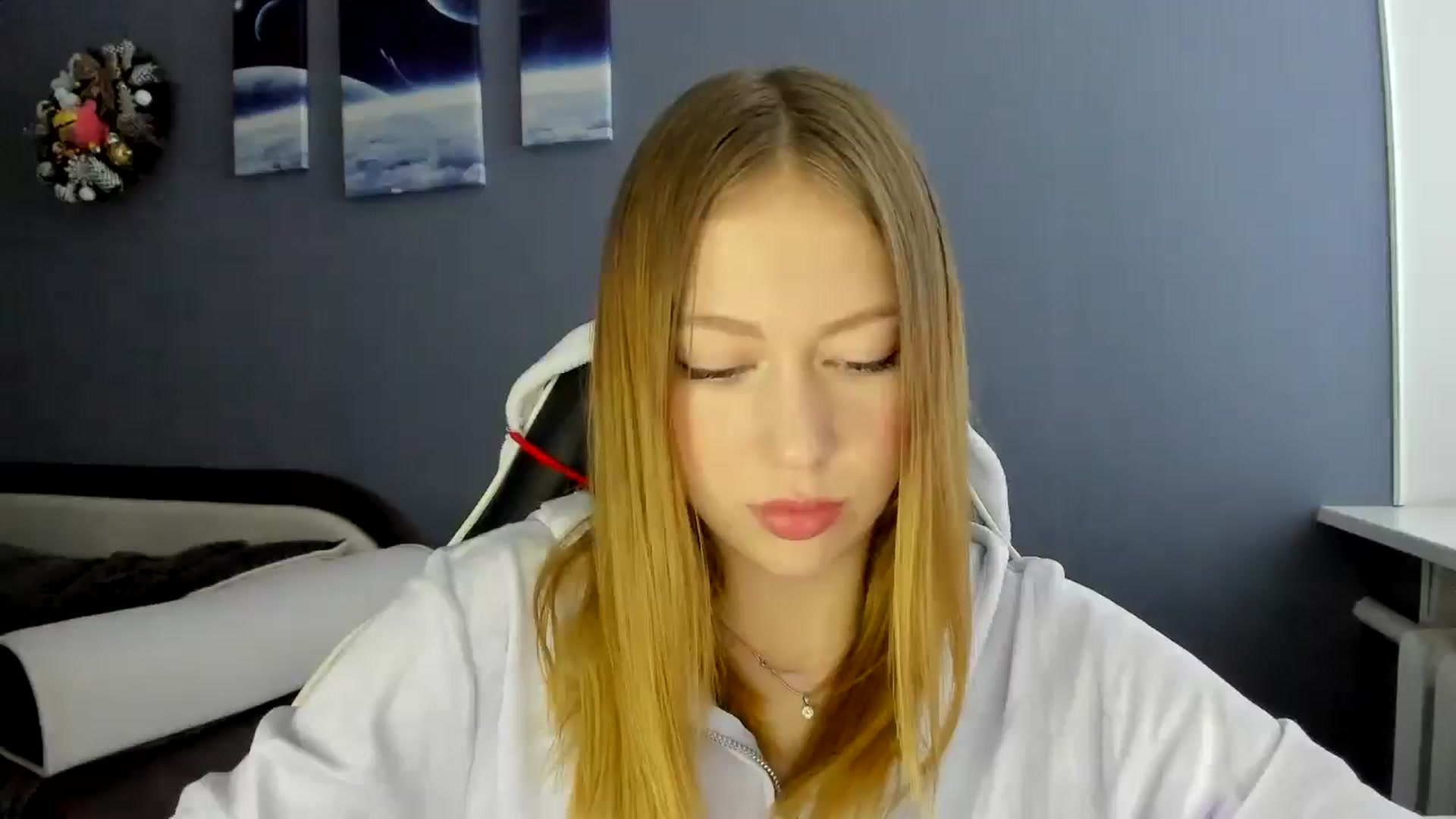 Gallery image thumbnail from RoboSasha's myfreecams stream on, 12/13/2024, 10:23 image 1 of 20