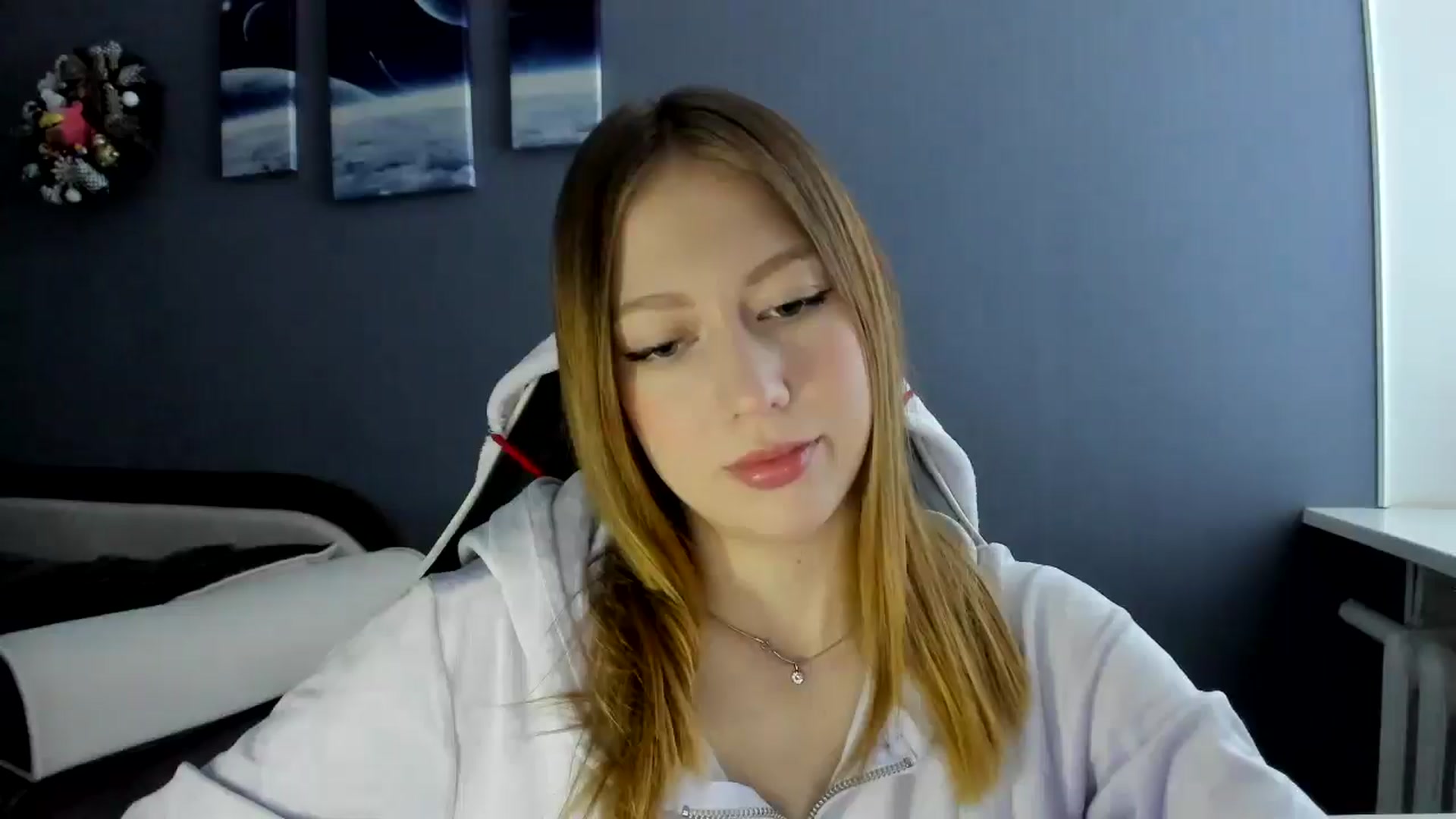 Gallery image thumbnail from RoboSasha's myfreecams stream on, 12/13/2024, 10:23 image 11 of 20