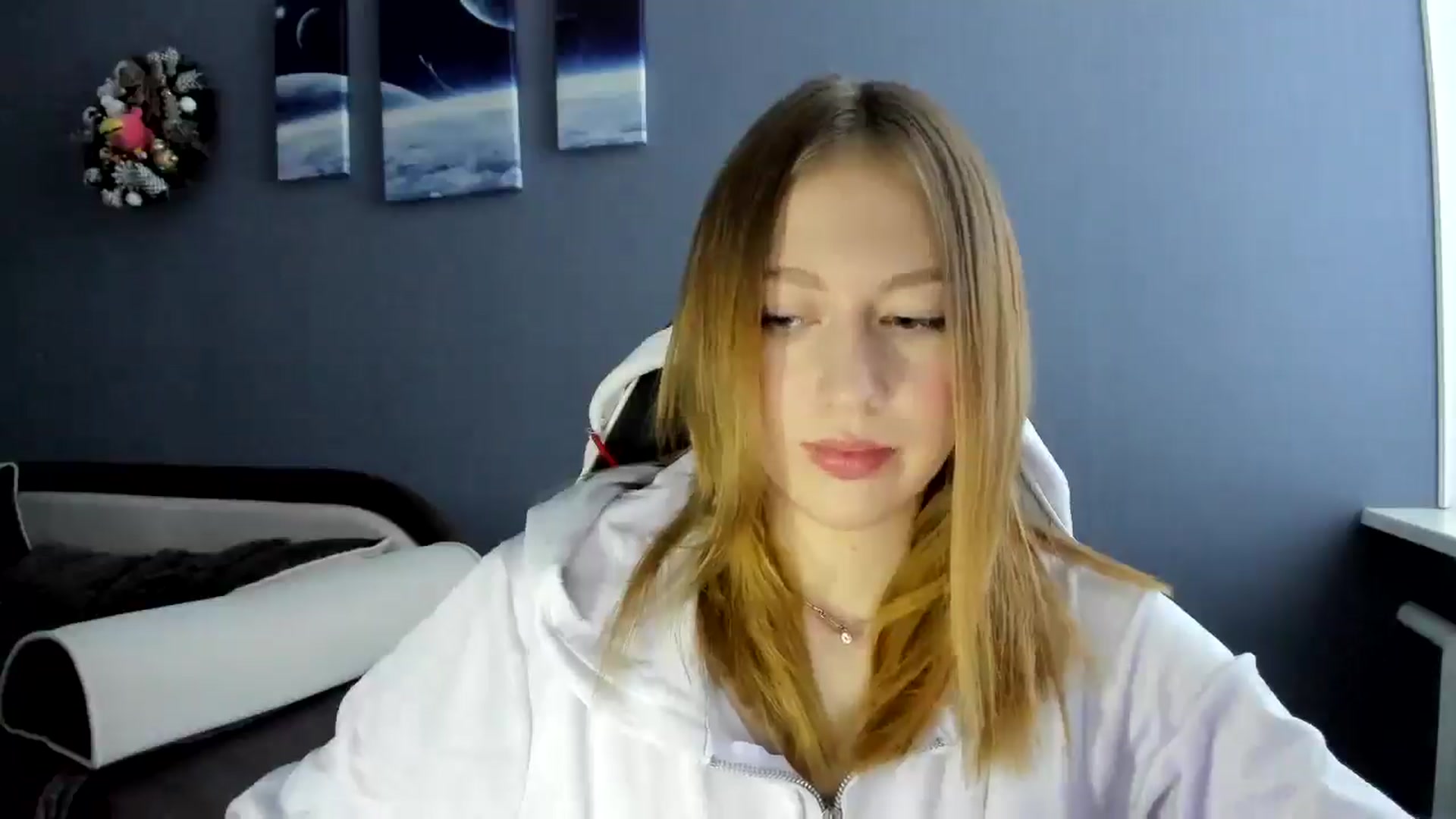 Gallery image thumbnail from RoboSasha's myfreecams stream on, 12/13/2024, 10:23 image 18 of 20