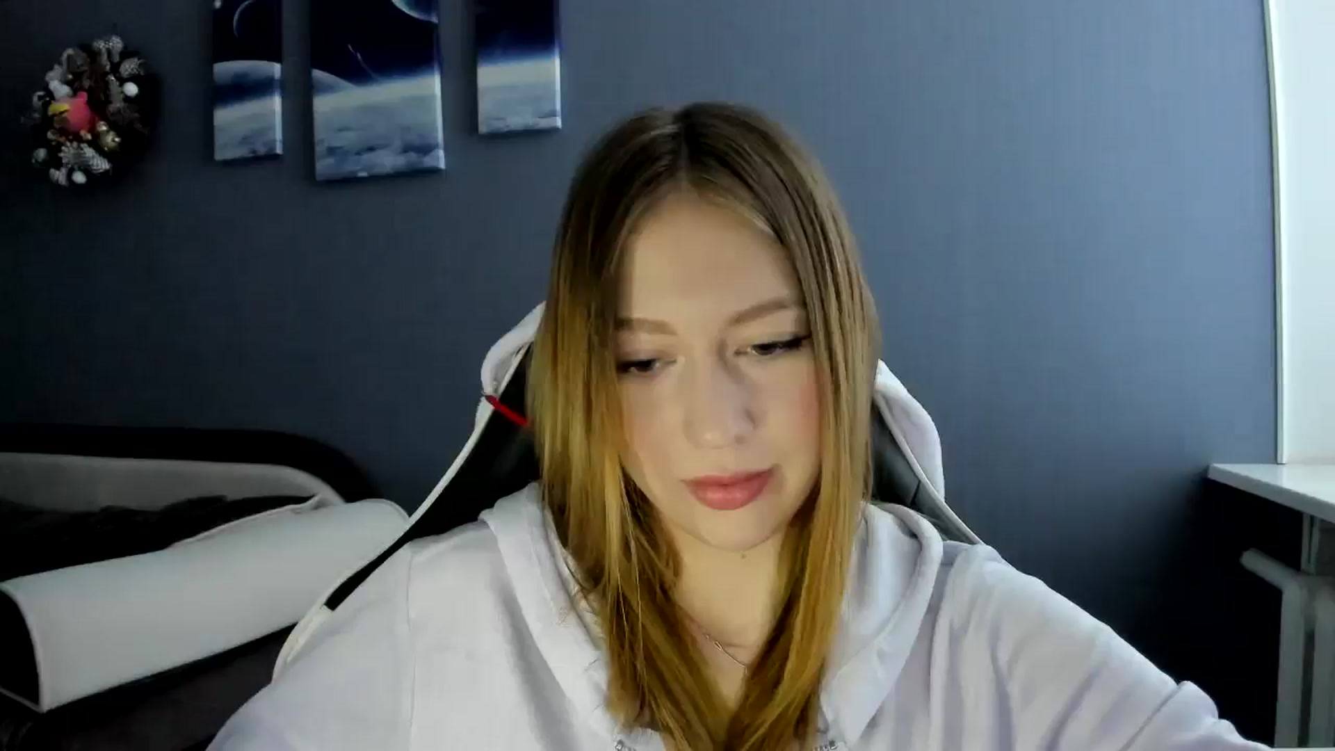 Gallery image thumbnail from RoboSasha's myfreecams stream on, 12/13/2024, 10:23 image 4 of 20