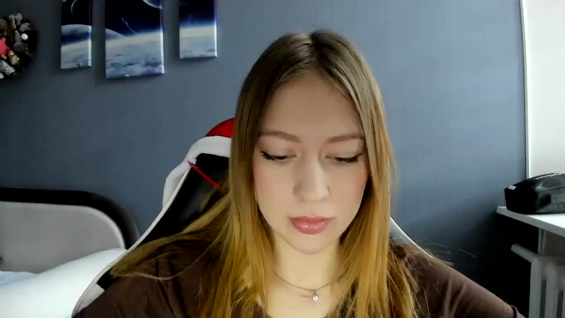 Gallery image thumbnail from RoboSasha's myfreecams stream on, 12/14/2024, 11:08 image 10 of 20