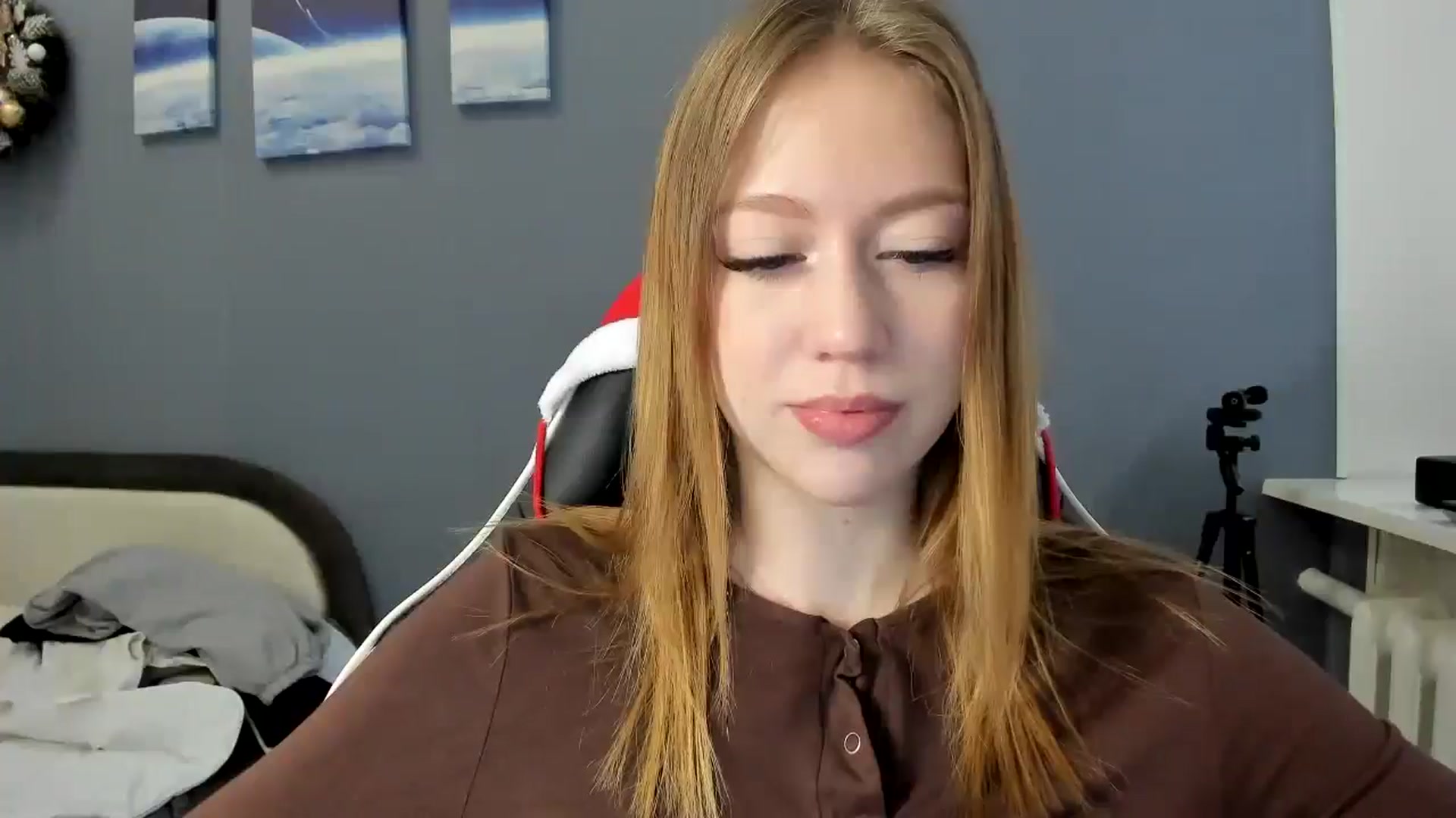 Gallery image thumbnail from RoboSasha's myfreecams stream on, 12/24/2024, 13:22 image 9 of 20